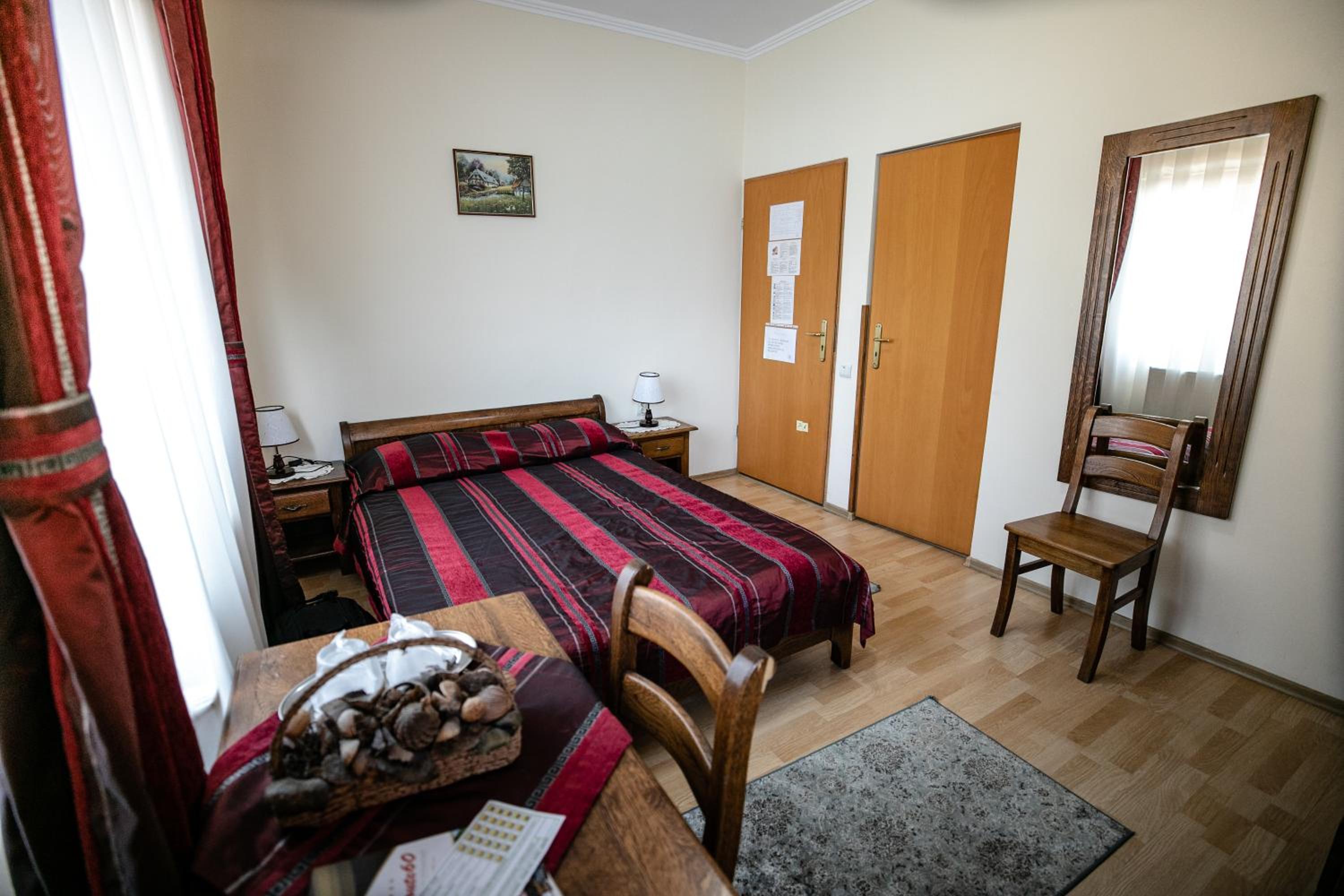 Standard Double Room photo 2