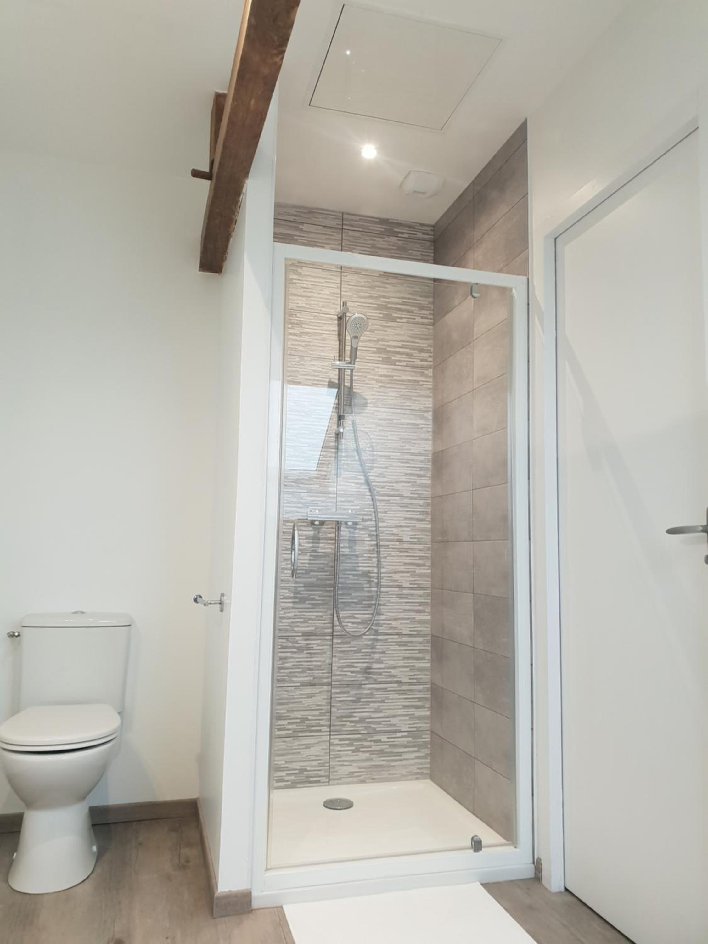 Double Room with Private Bathroom - Photo 2