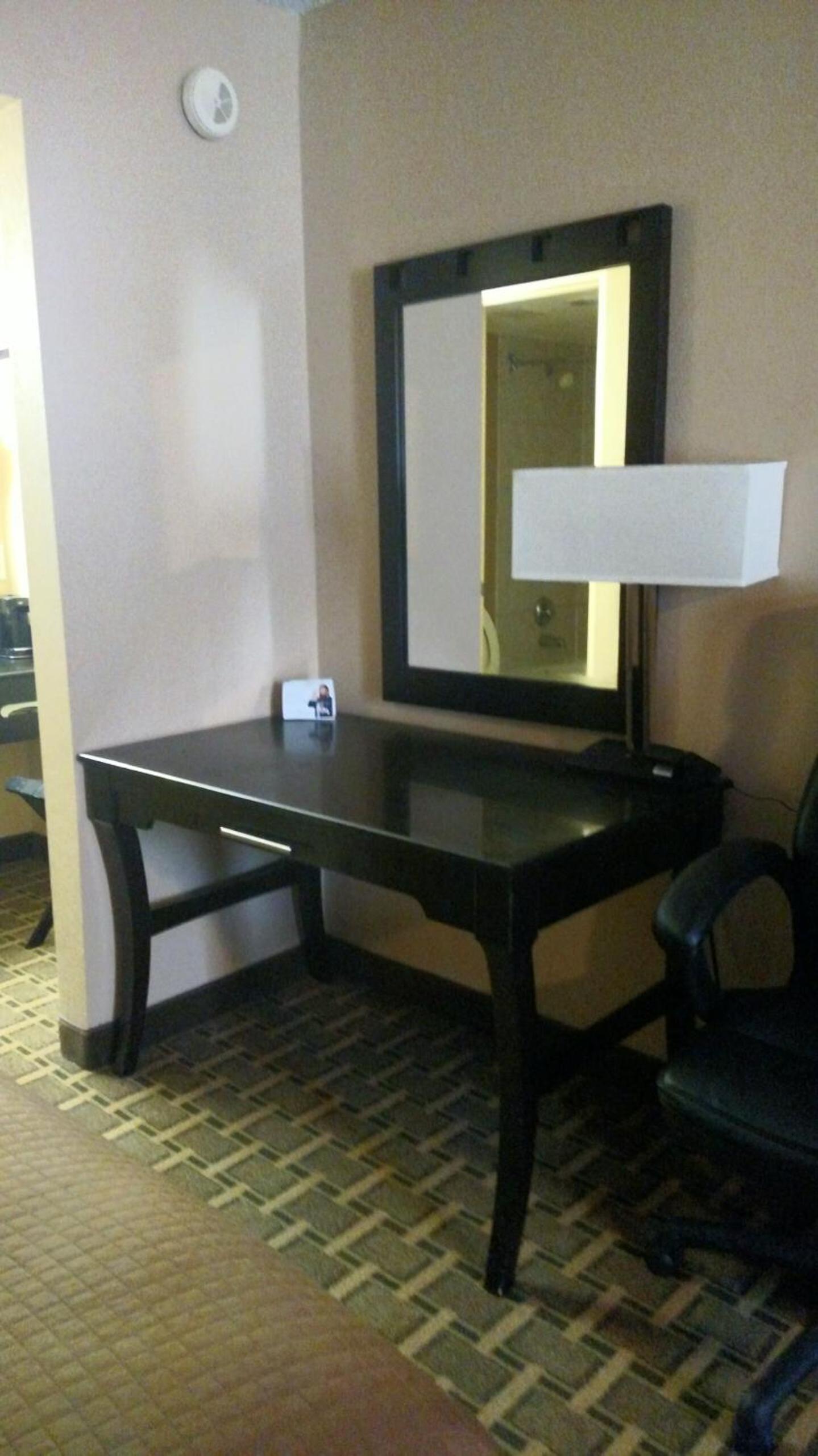 Queen Room with Two Queen Beds-Smoking - Photo 5