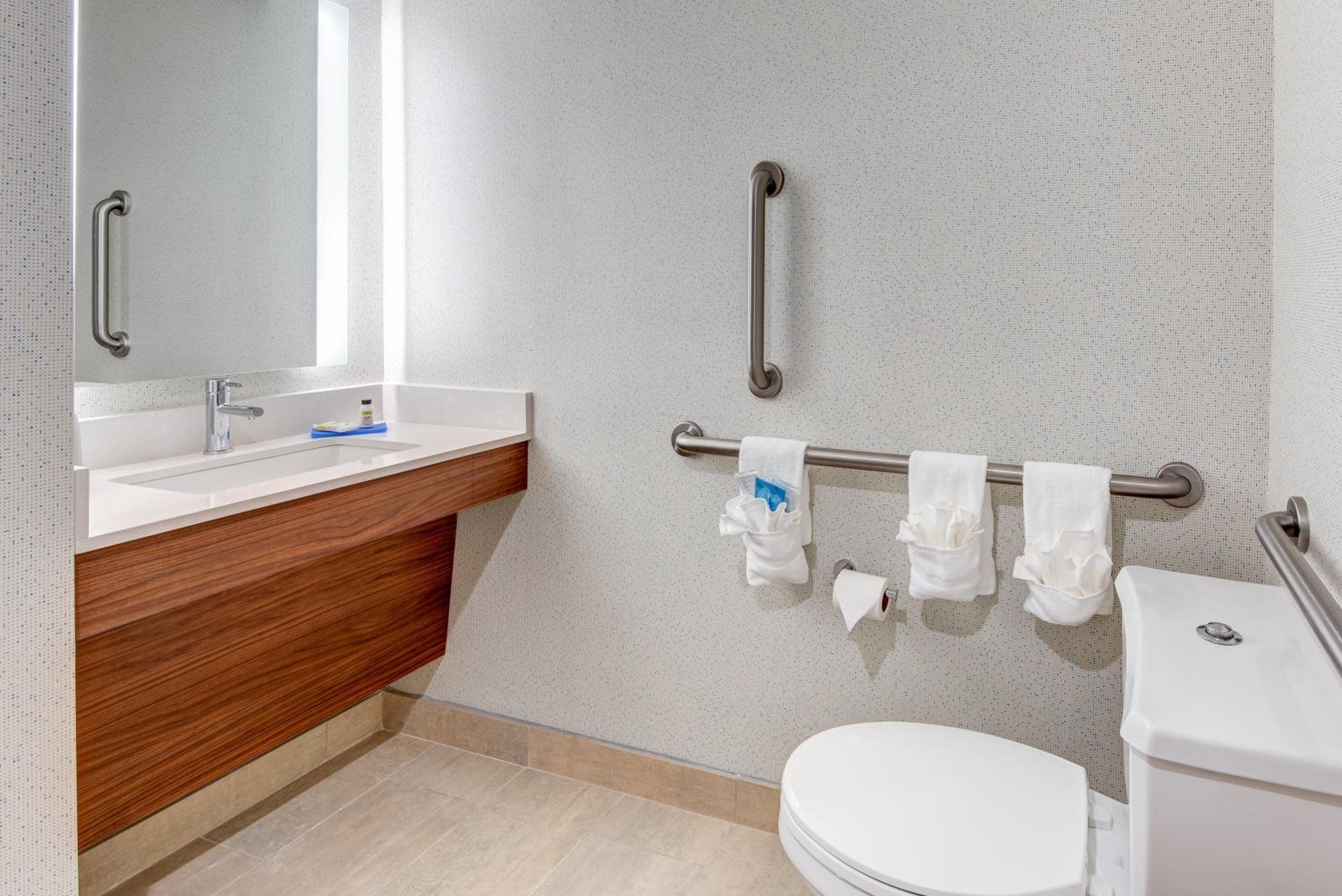 Double Room - Disability Access - Photo 3