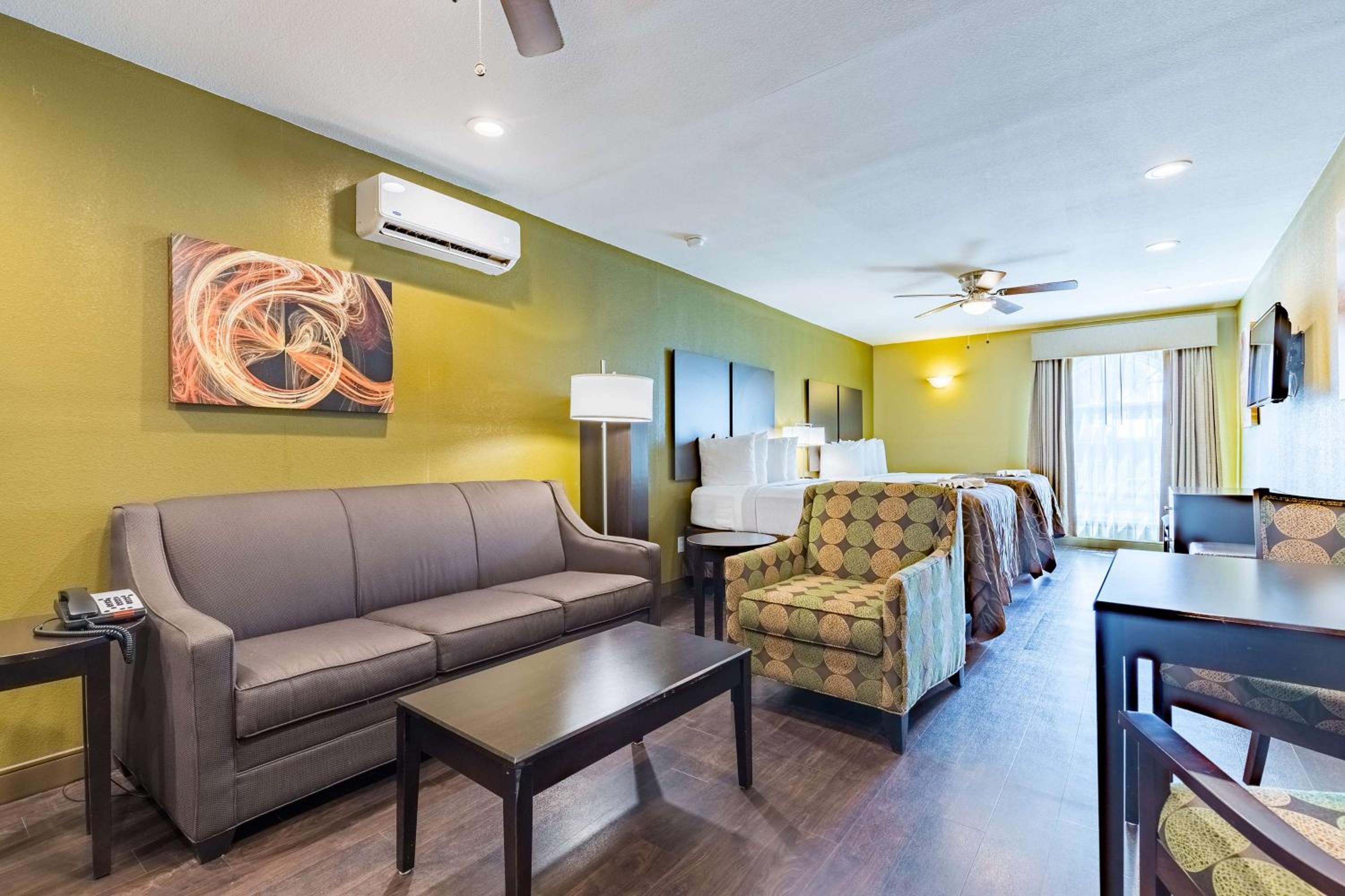 Suite with Two Queen Beds