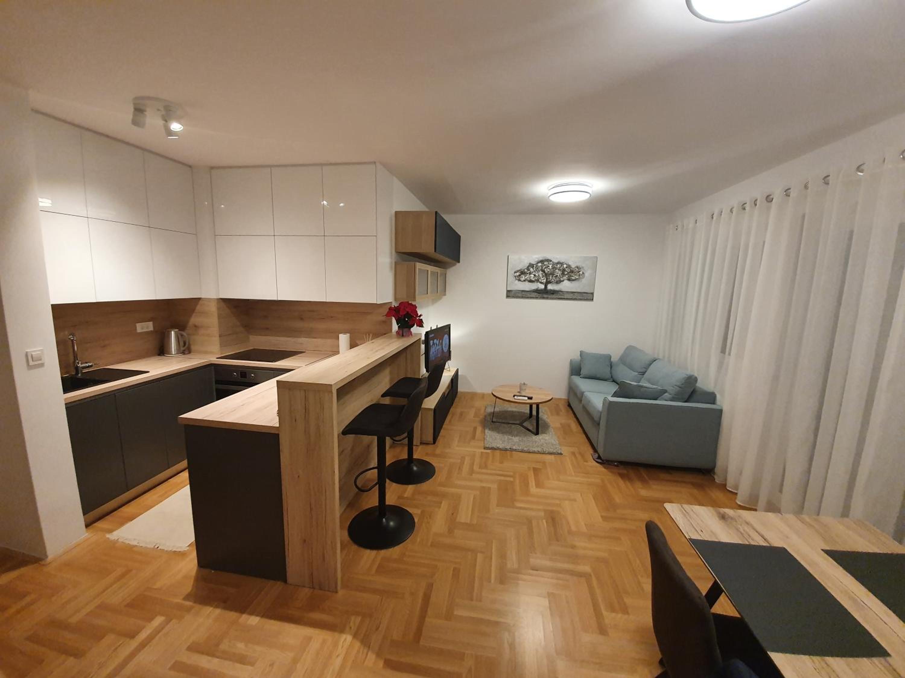 One-Bedroom Apartment - Photo 21