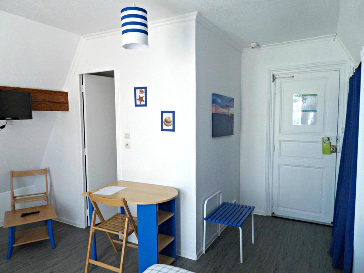 Quadruple Room with Sea View - Photo 4
