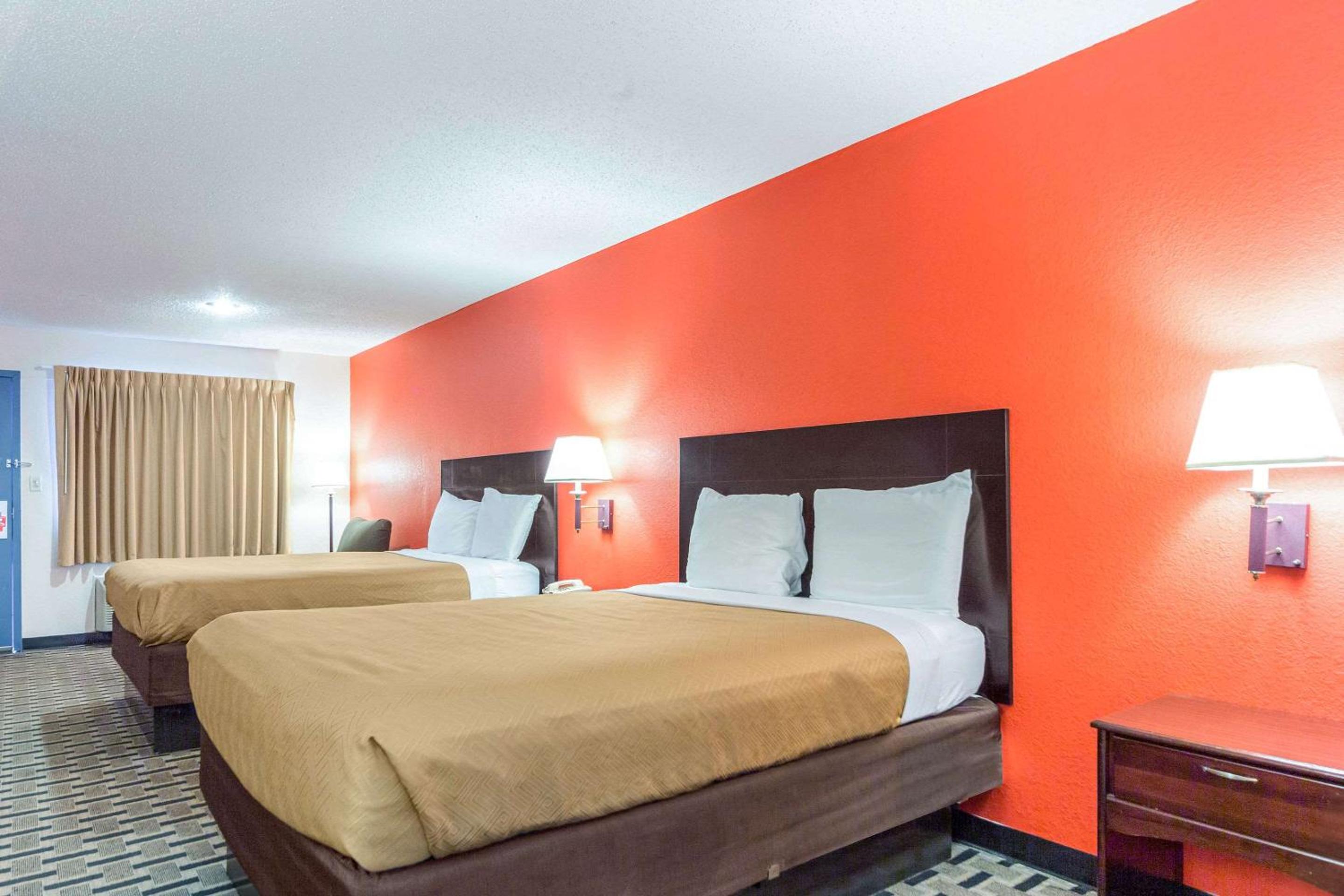 Double Room with Two Double Beds - Smoking photo 3