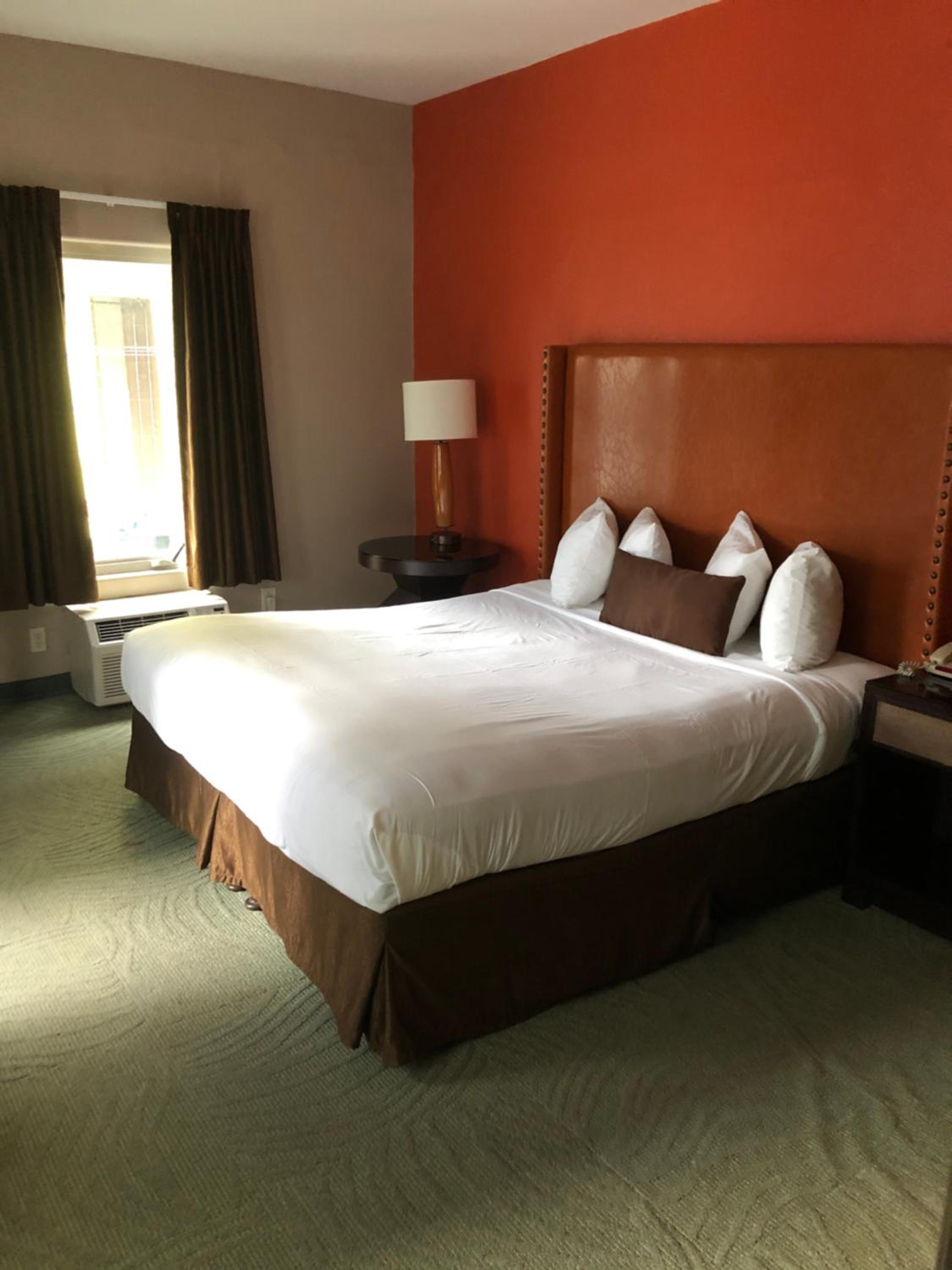 Standard Queen Room
