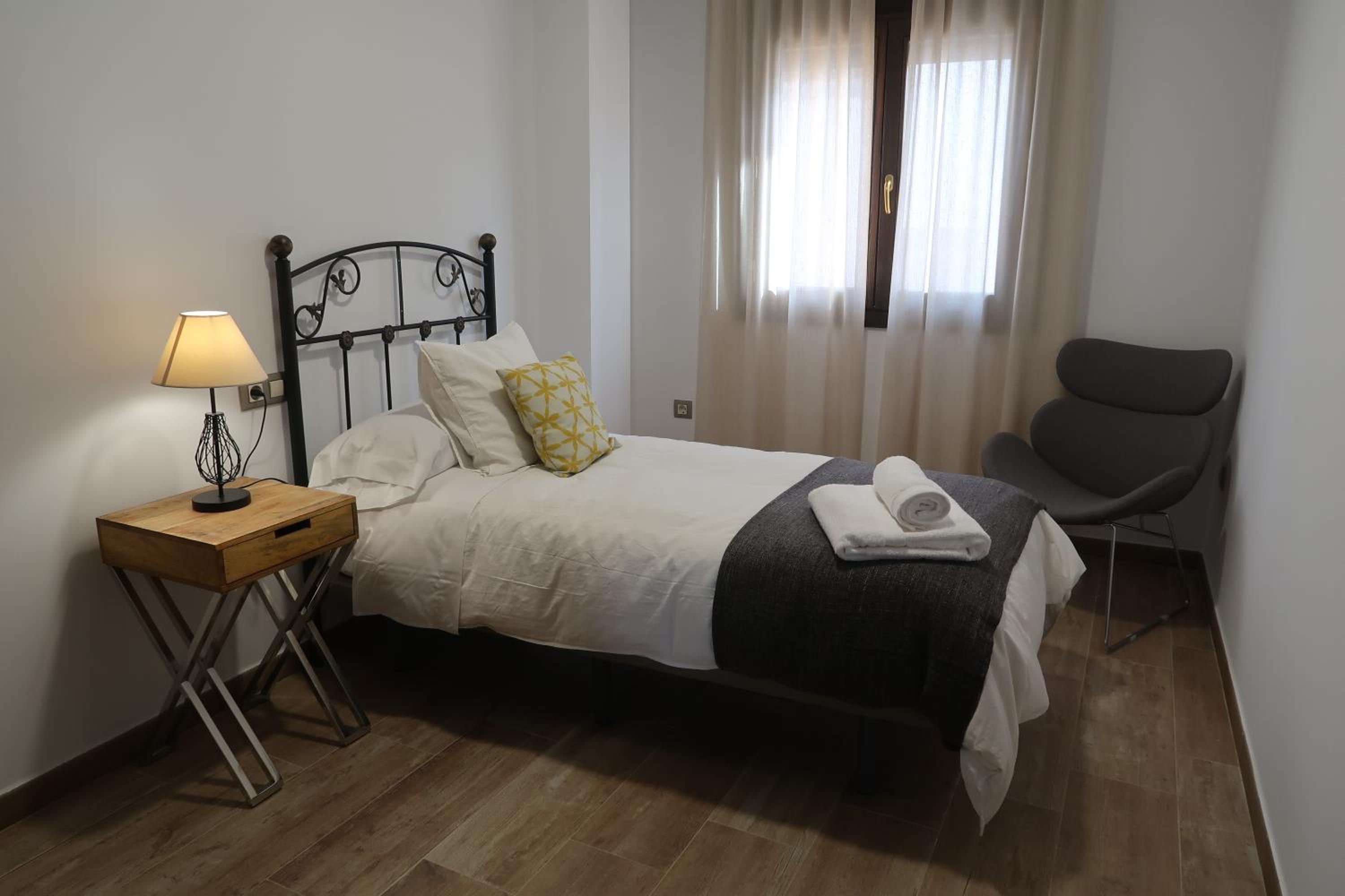 Three-Bedroom Apartment with Mountain View photo 3