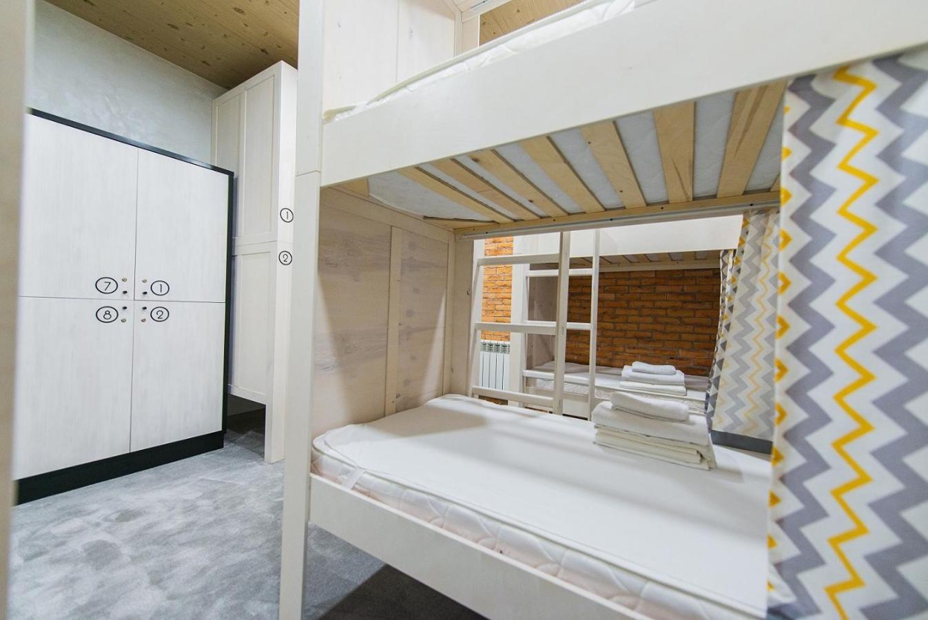 Bunk Bed in 6-Bed Male Dormitory Room  photo 2