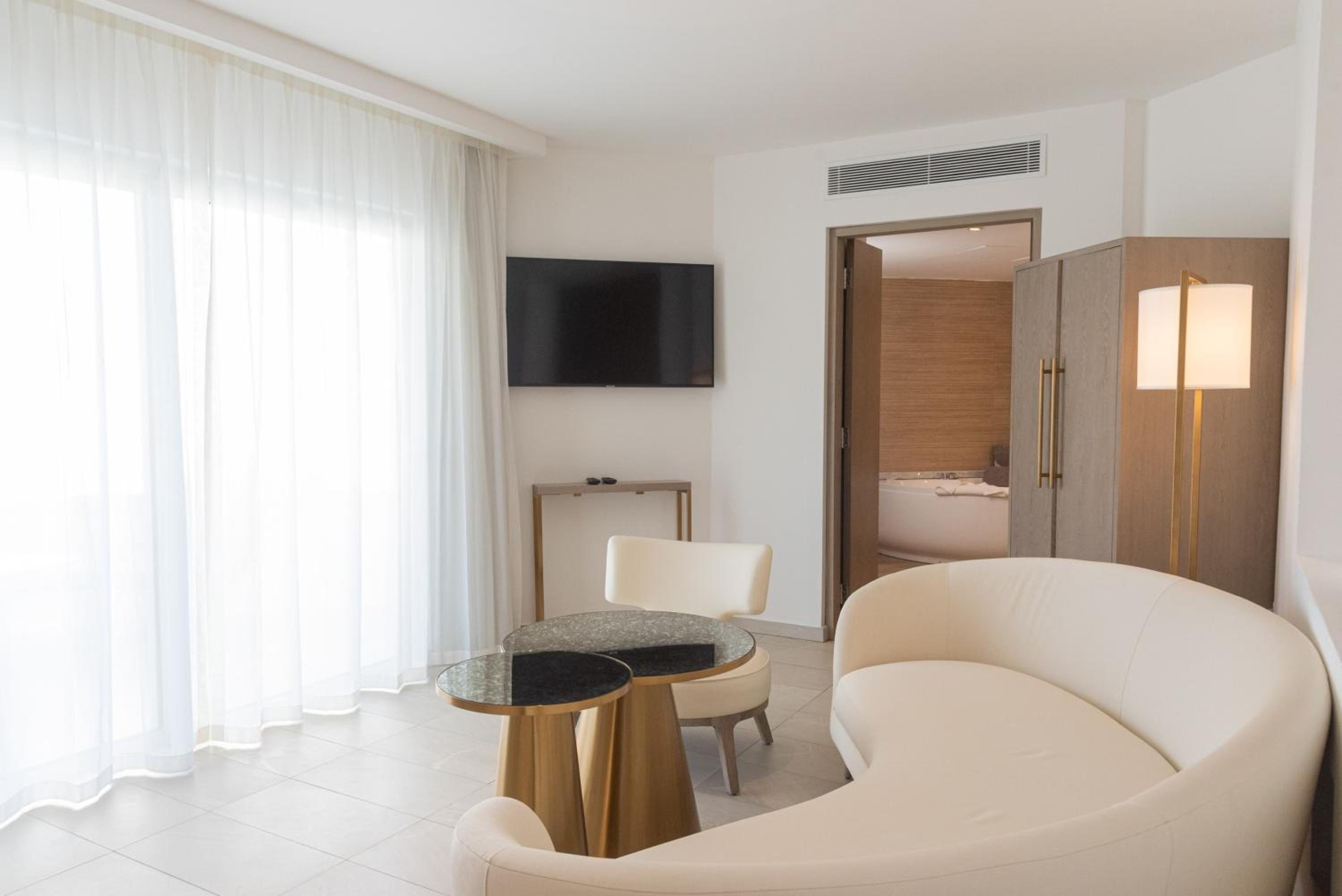Platinum Suite - Photo 20