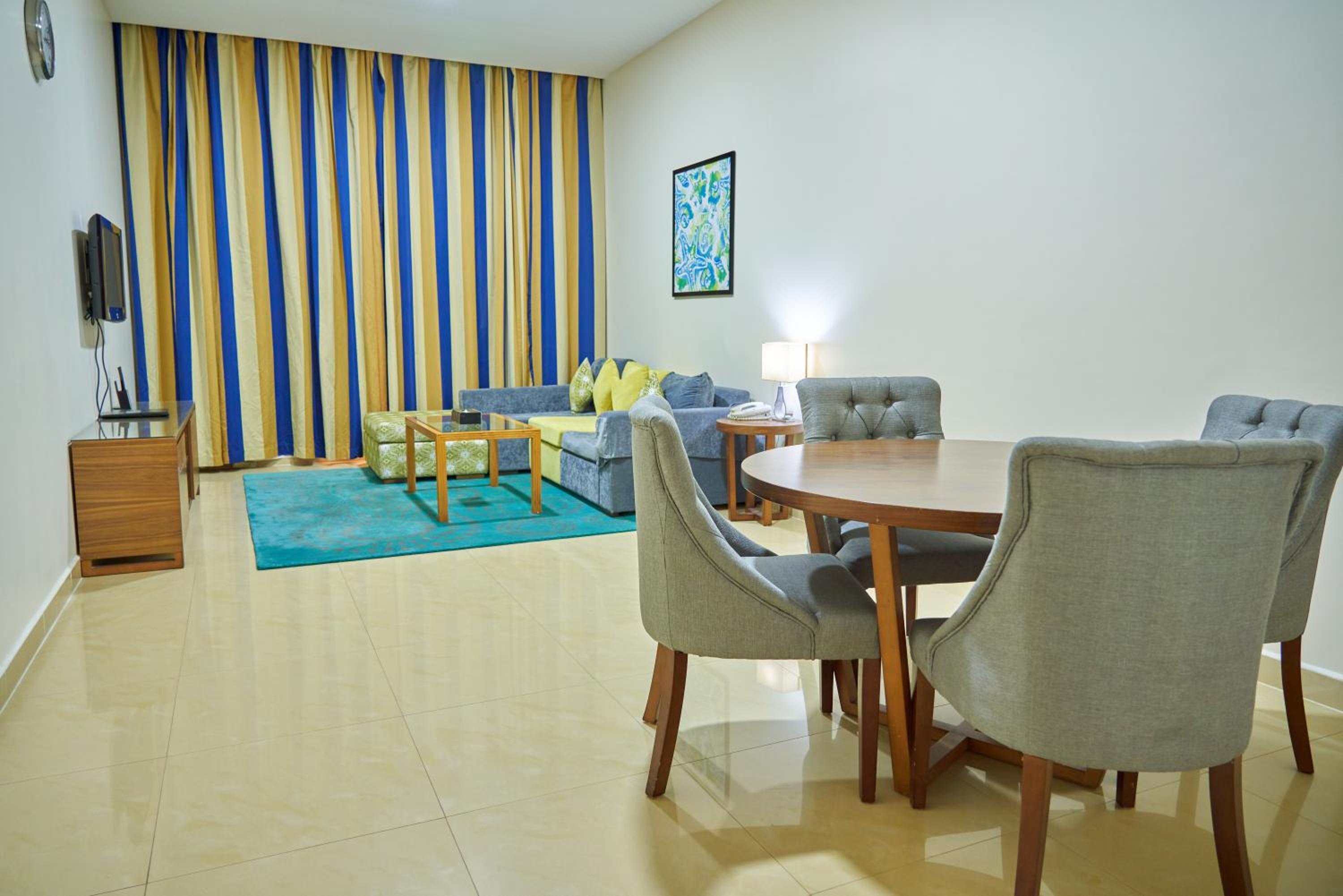 One-Bedroom Apartment photo 3