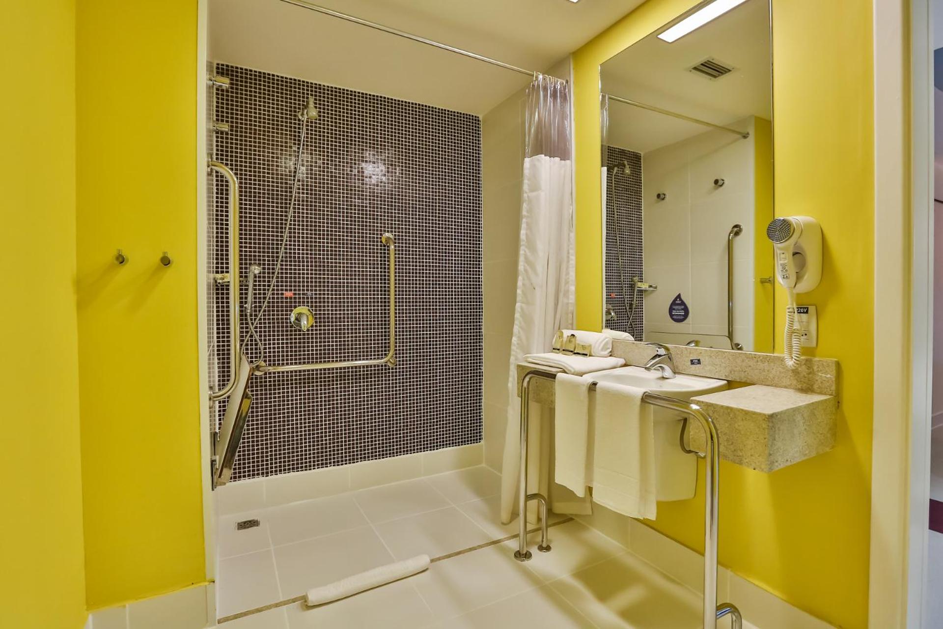 Double Room - Disability Access photo 2