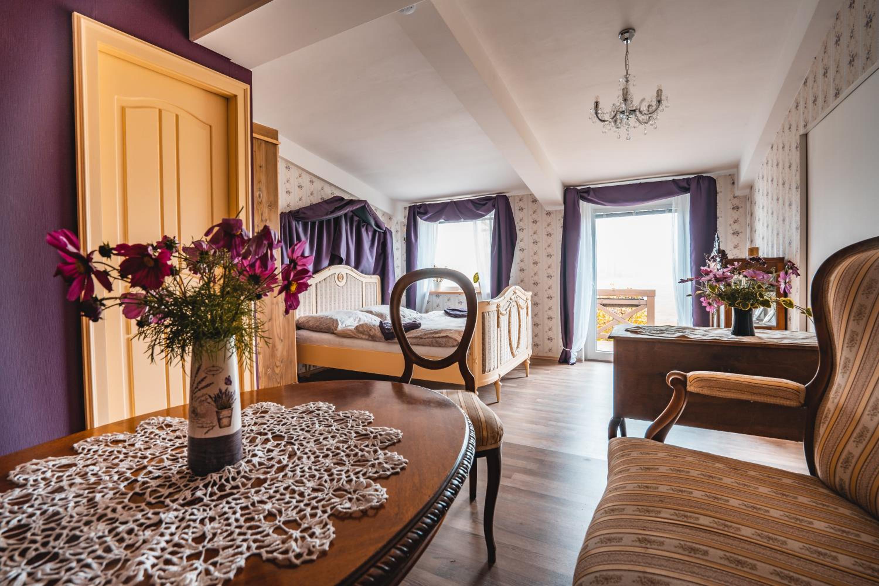 Large Double Room photo 1