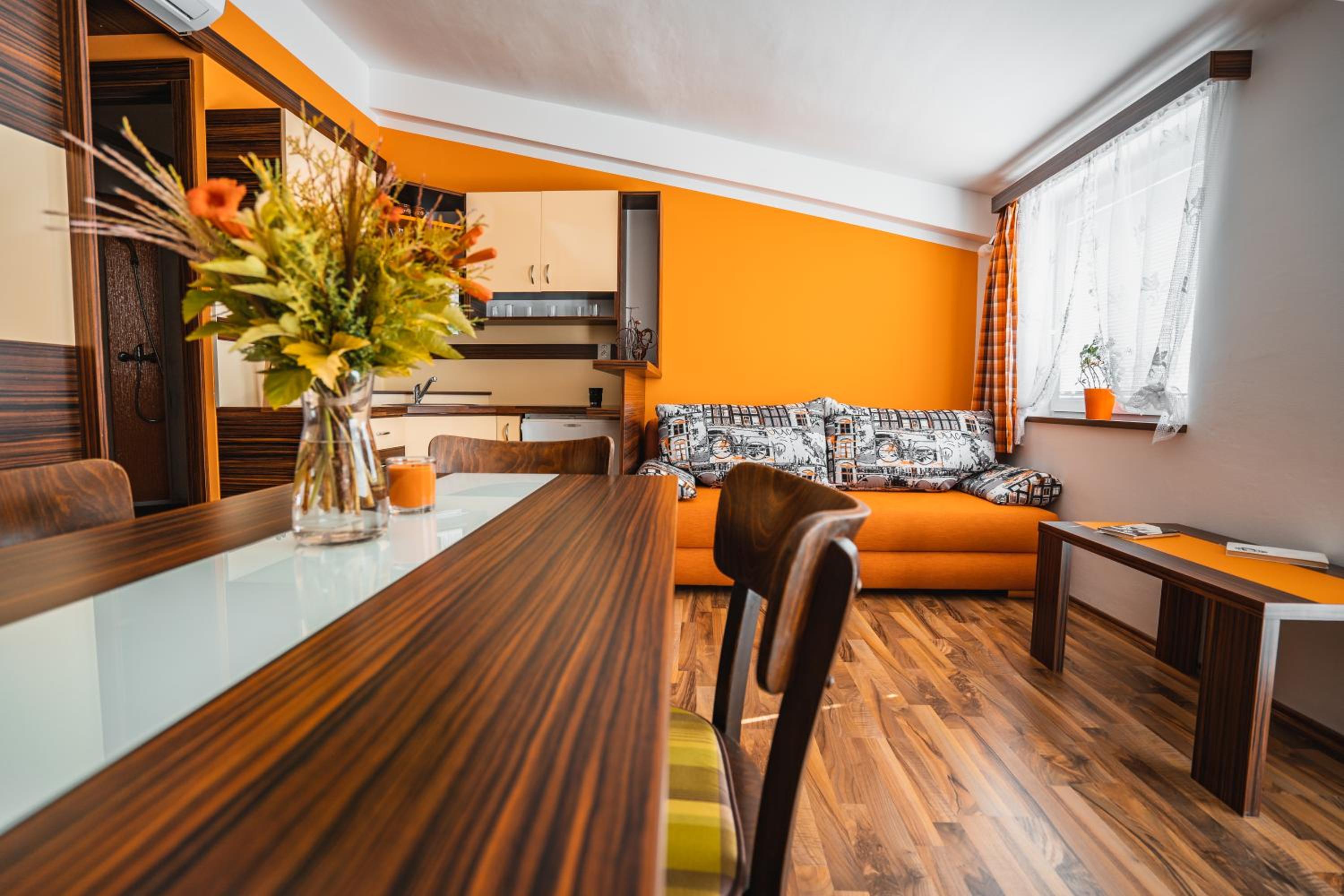 Large Double or Twin Room photo 1