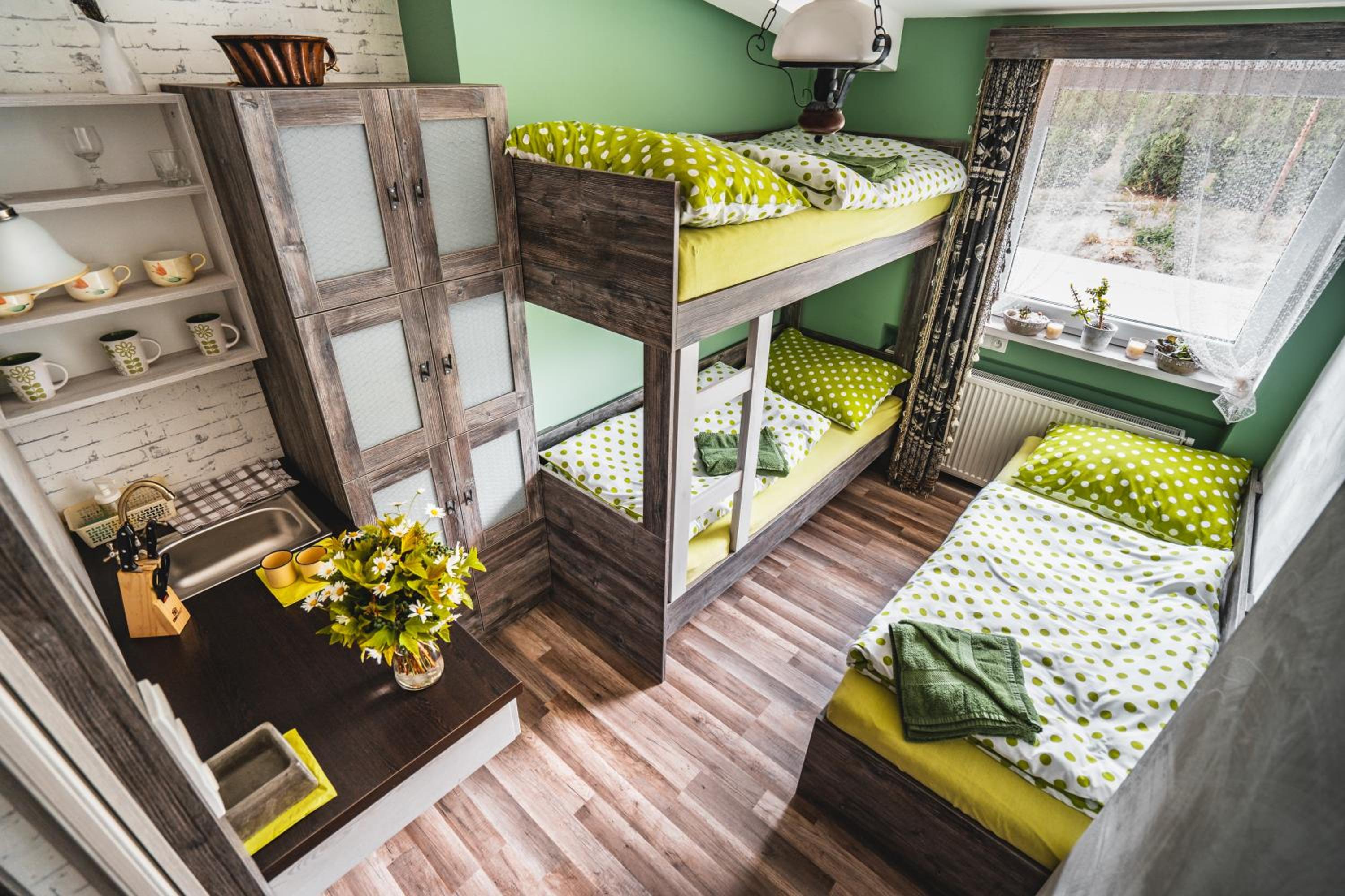 Small Twin Room photo 1
