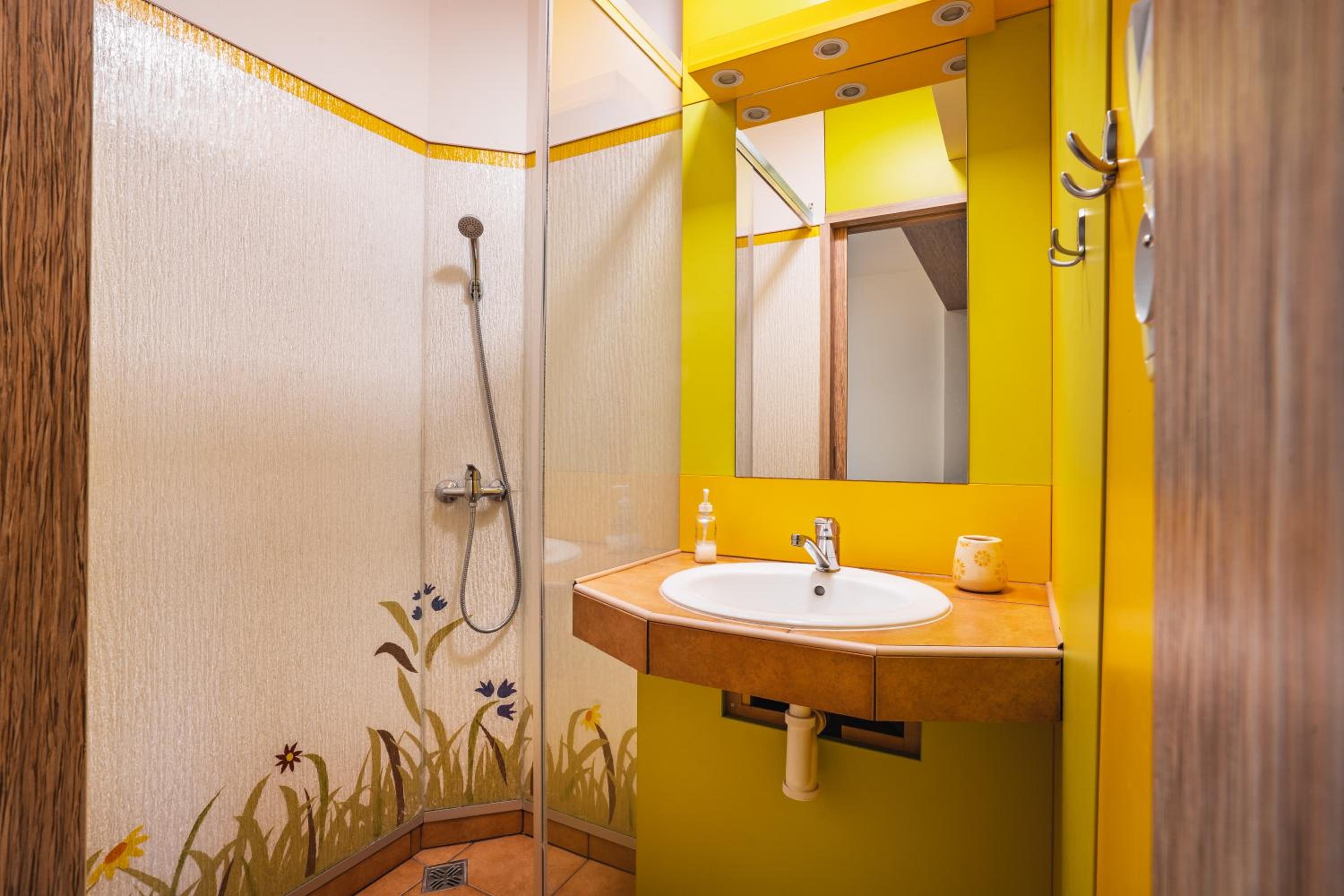 Large Double or Twin Room photo 3