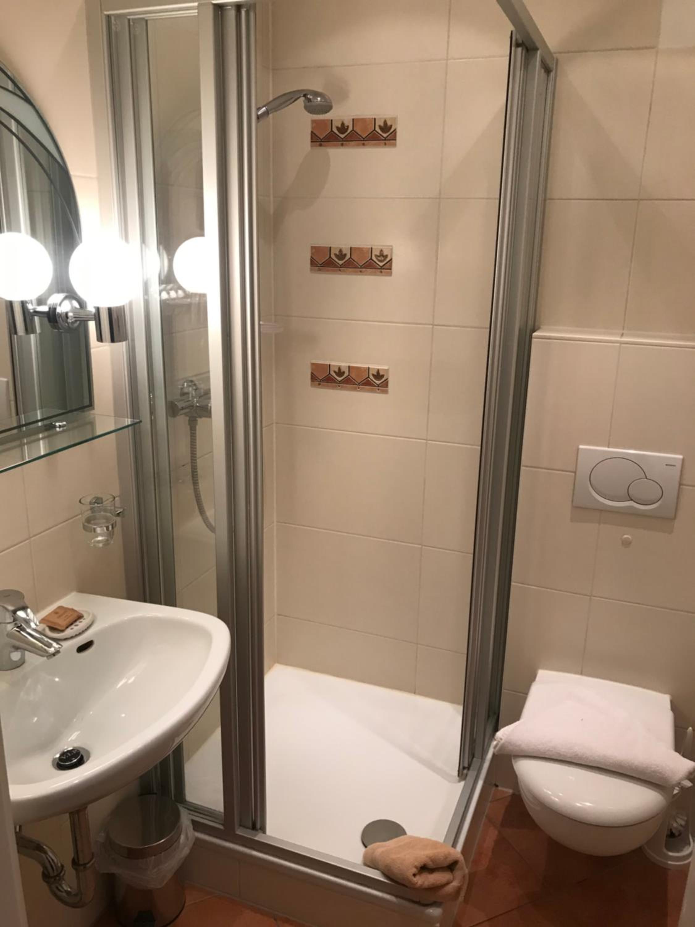 Single Room photo 2