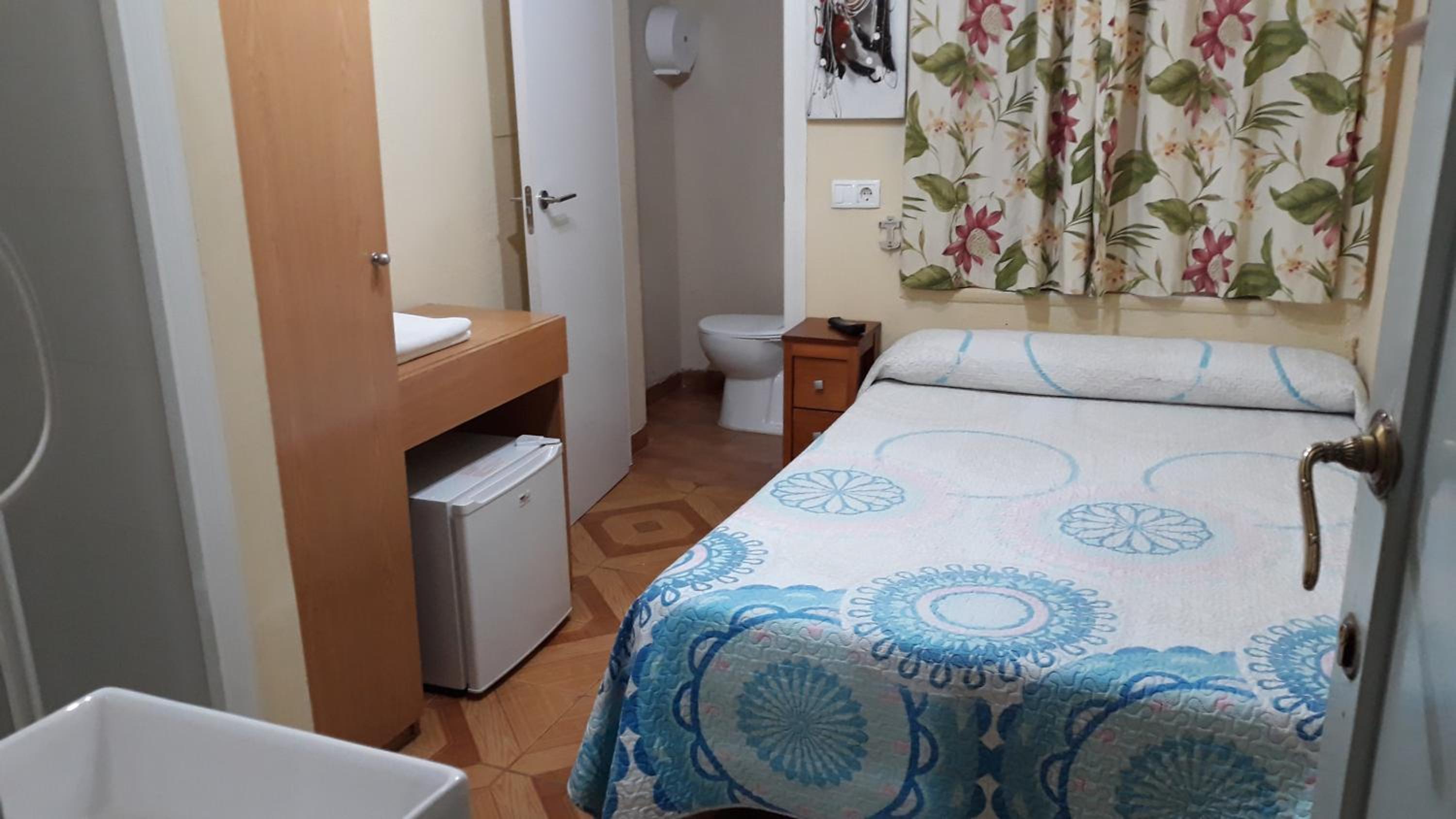 Habitación individual con baño privado