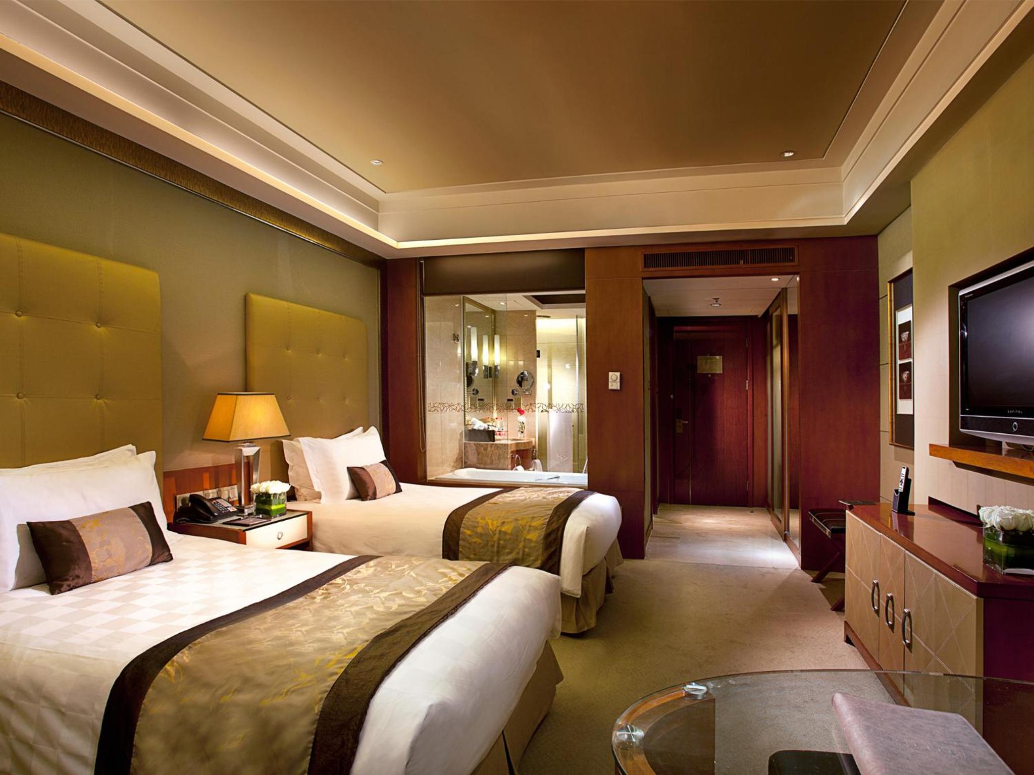 Luxury Room with Twin Bed - Photo 5