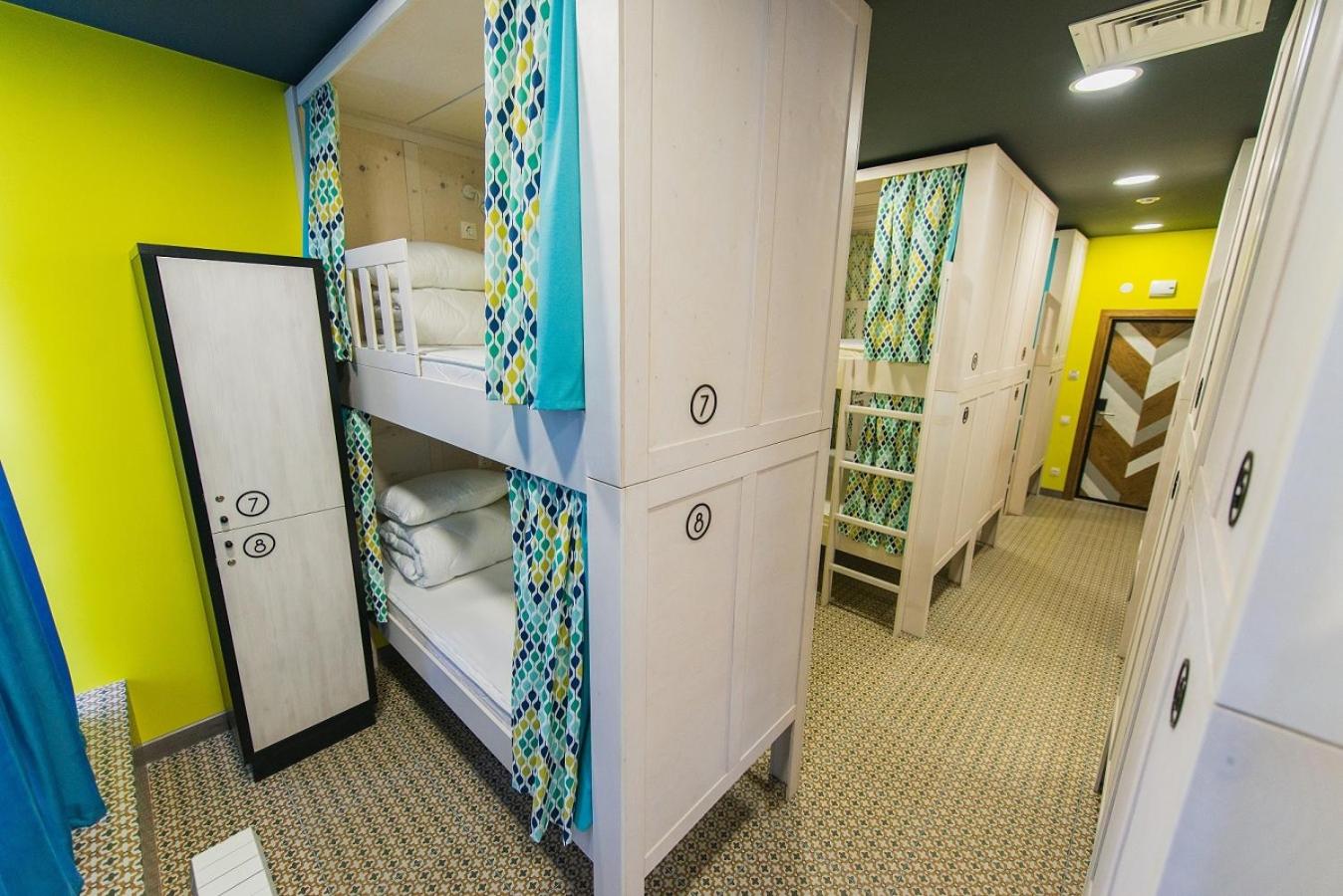 Bunk Bed in 10-Bed Male Dormitory Room  photo 2