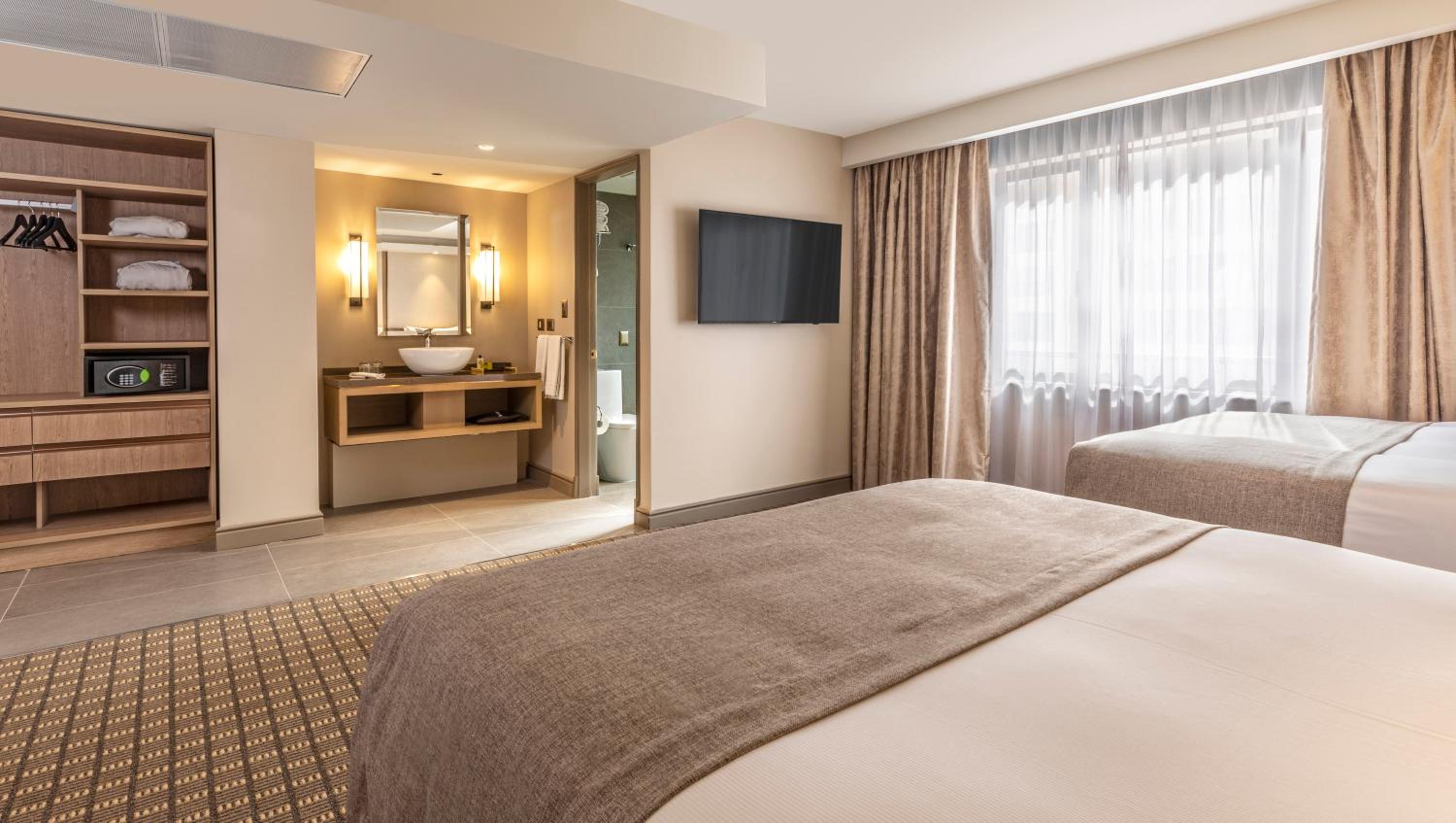 Classic Twin Room - Photo 3