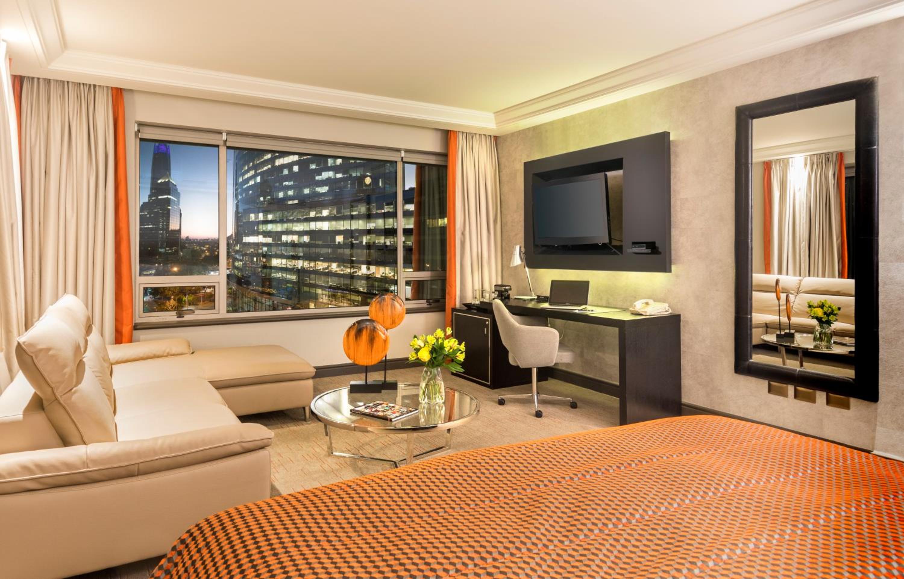Deluxe King Room photo 1