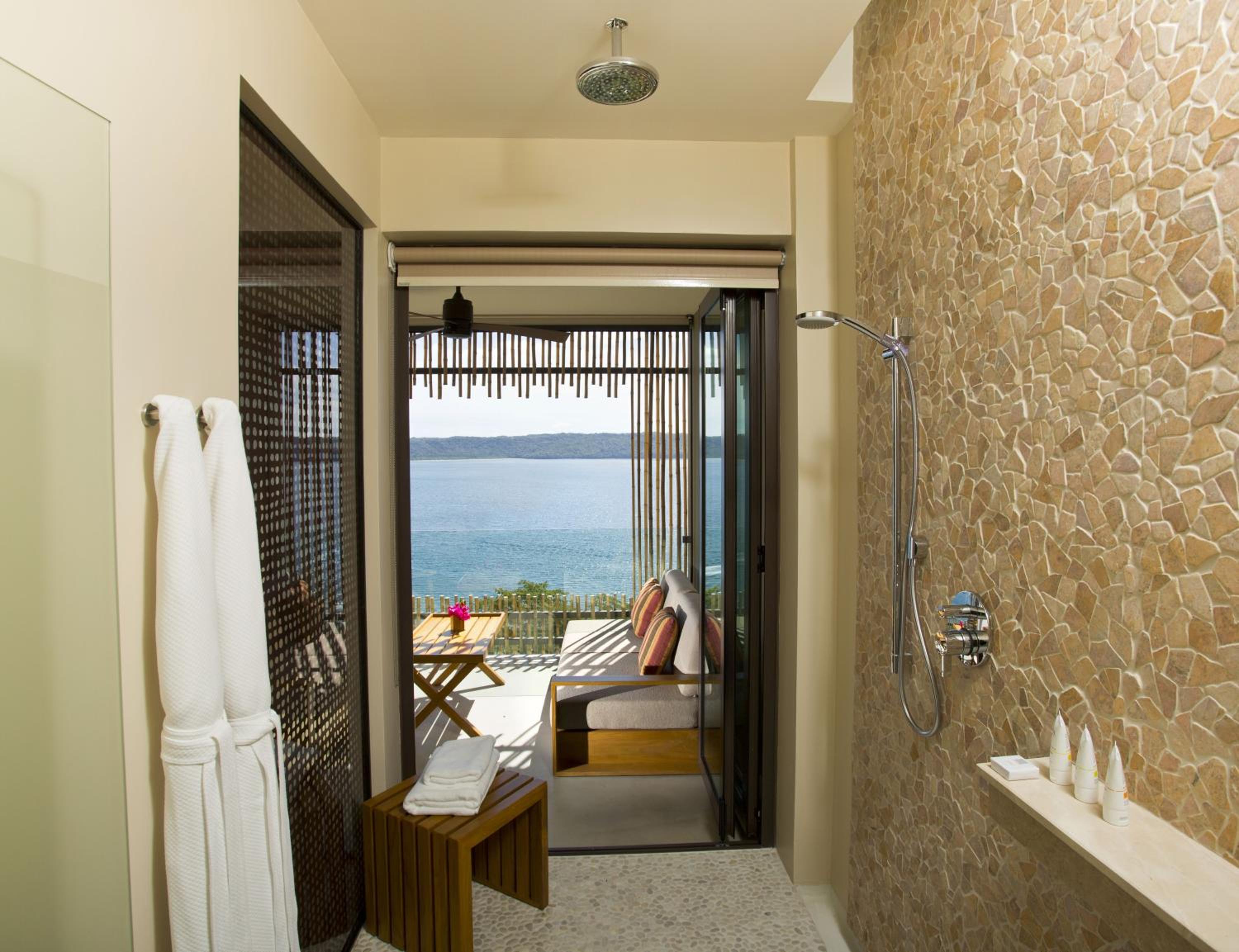 King Room with Bay View photo 2