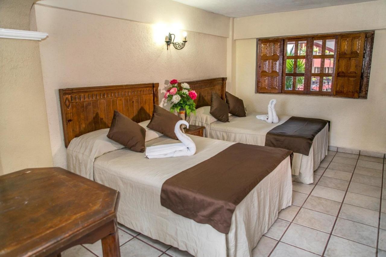 Double Room with Two Double Beds - Photo 5