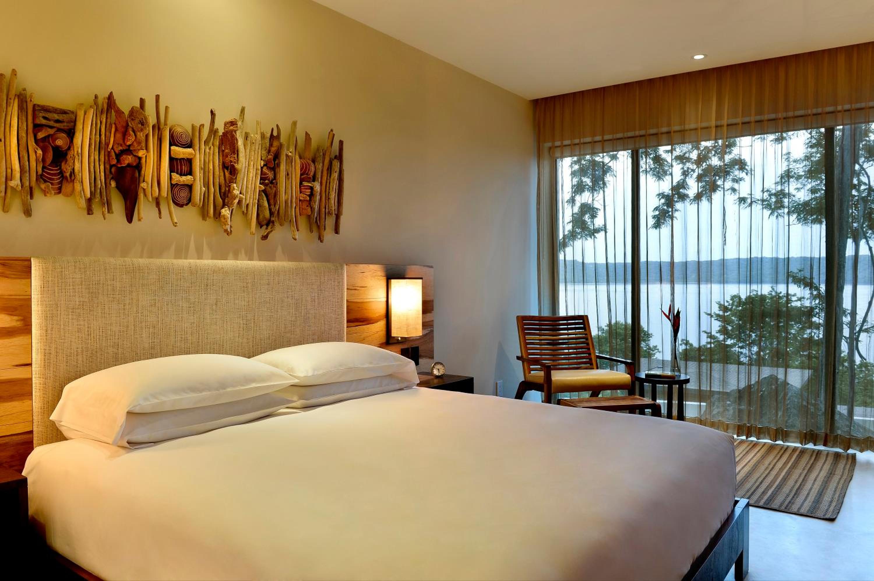 King Room with Partial Bay View