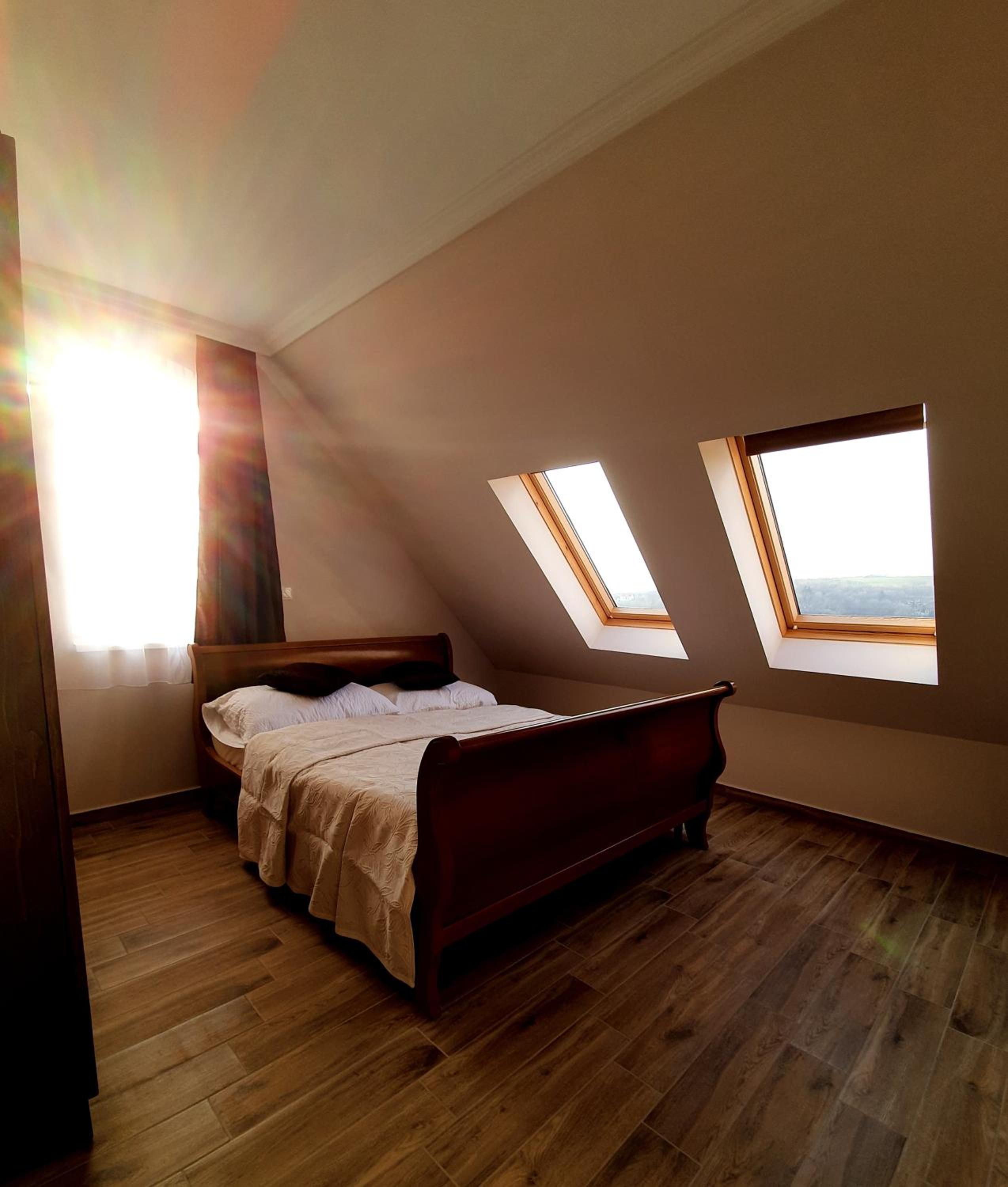 Deluxe Room (2 Adults + 1 Child) photo 2