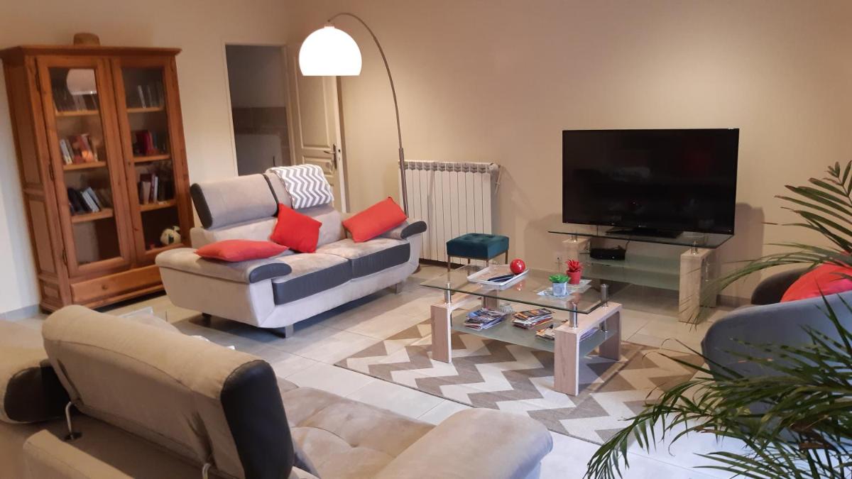 Four-Bedroom House - Photo 19