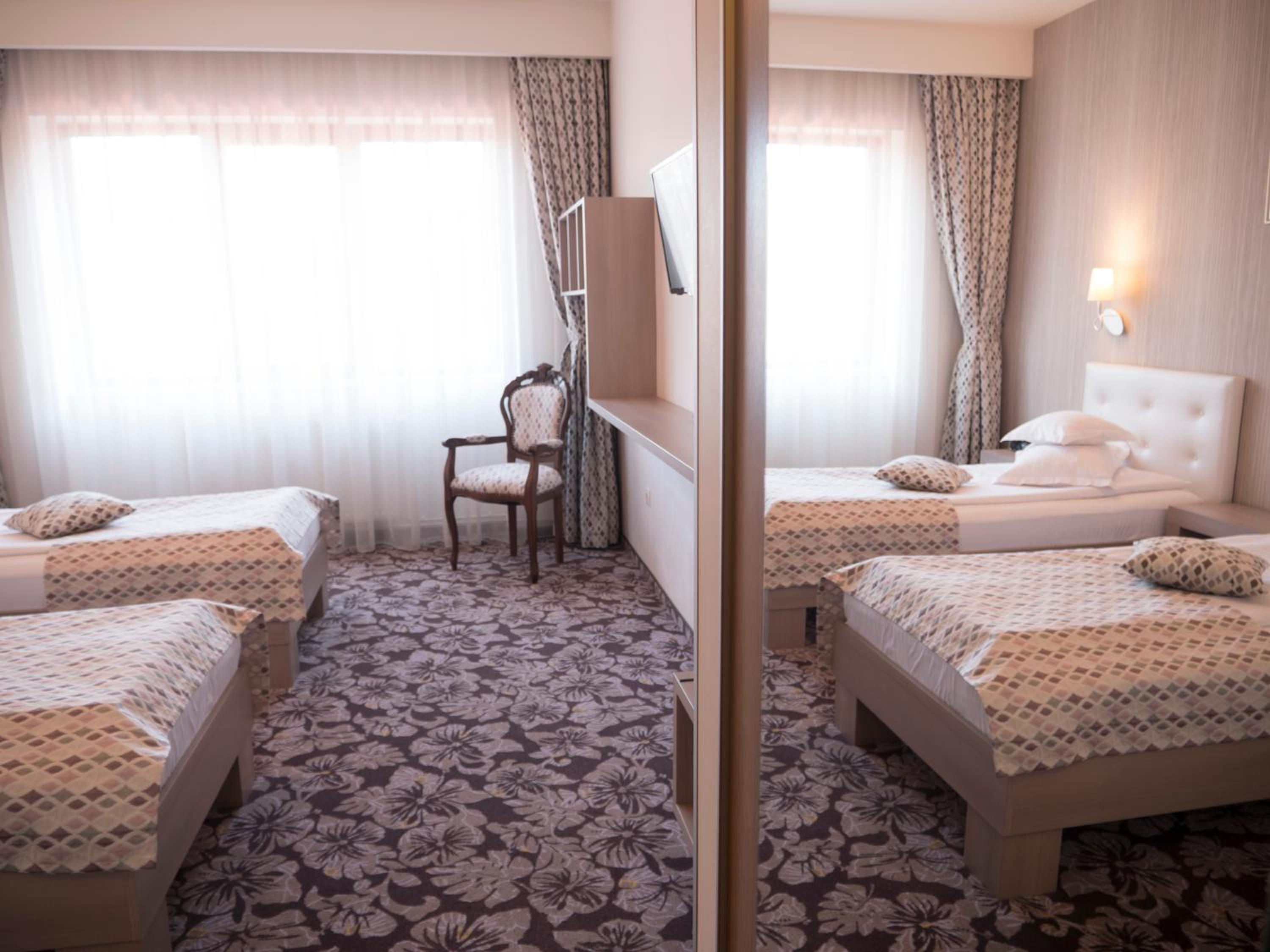 Comfort Twin Room with Balcony - Non-Smoking