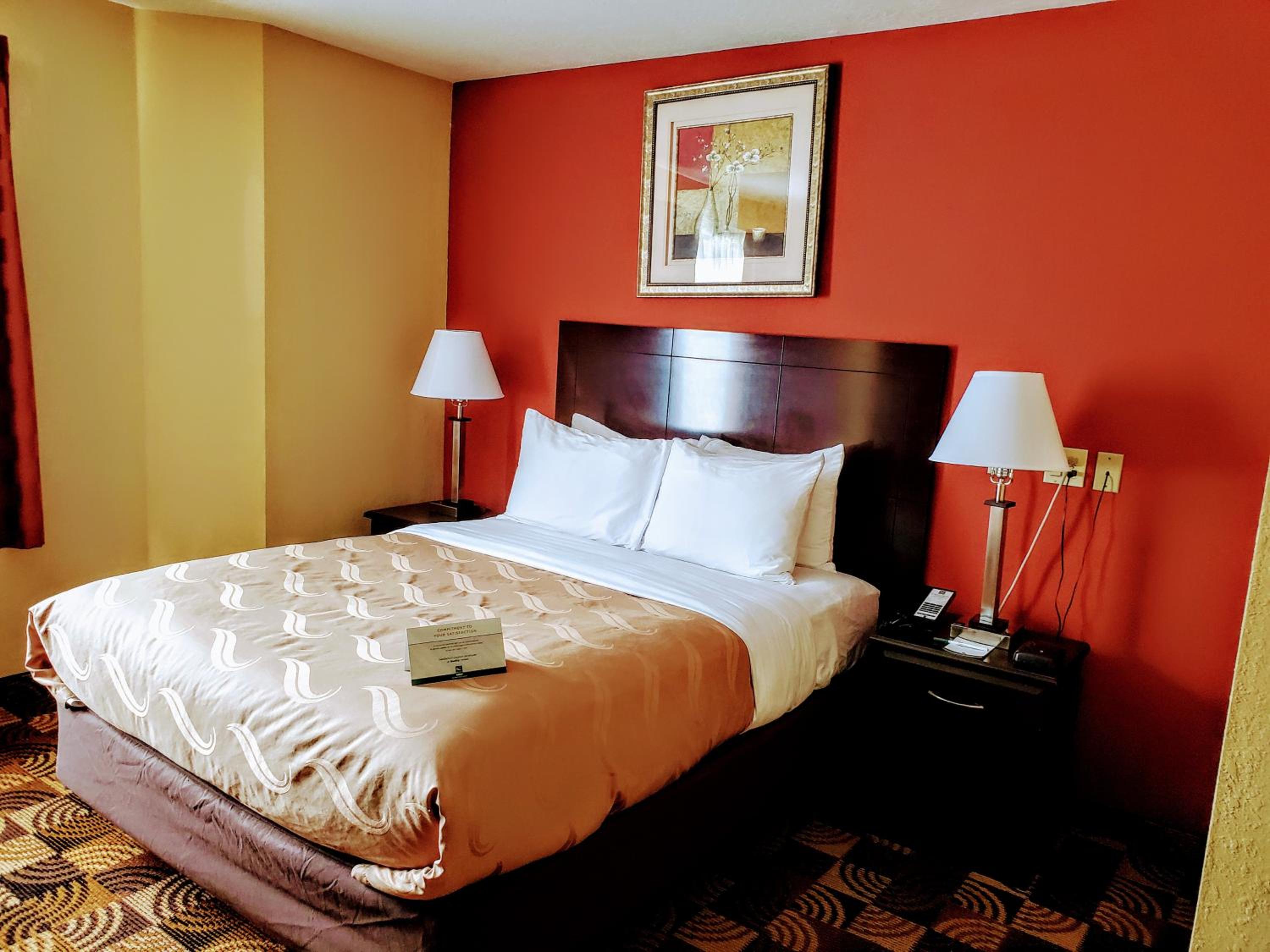 Queen Room - Photo 3
