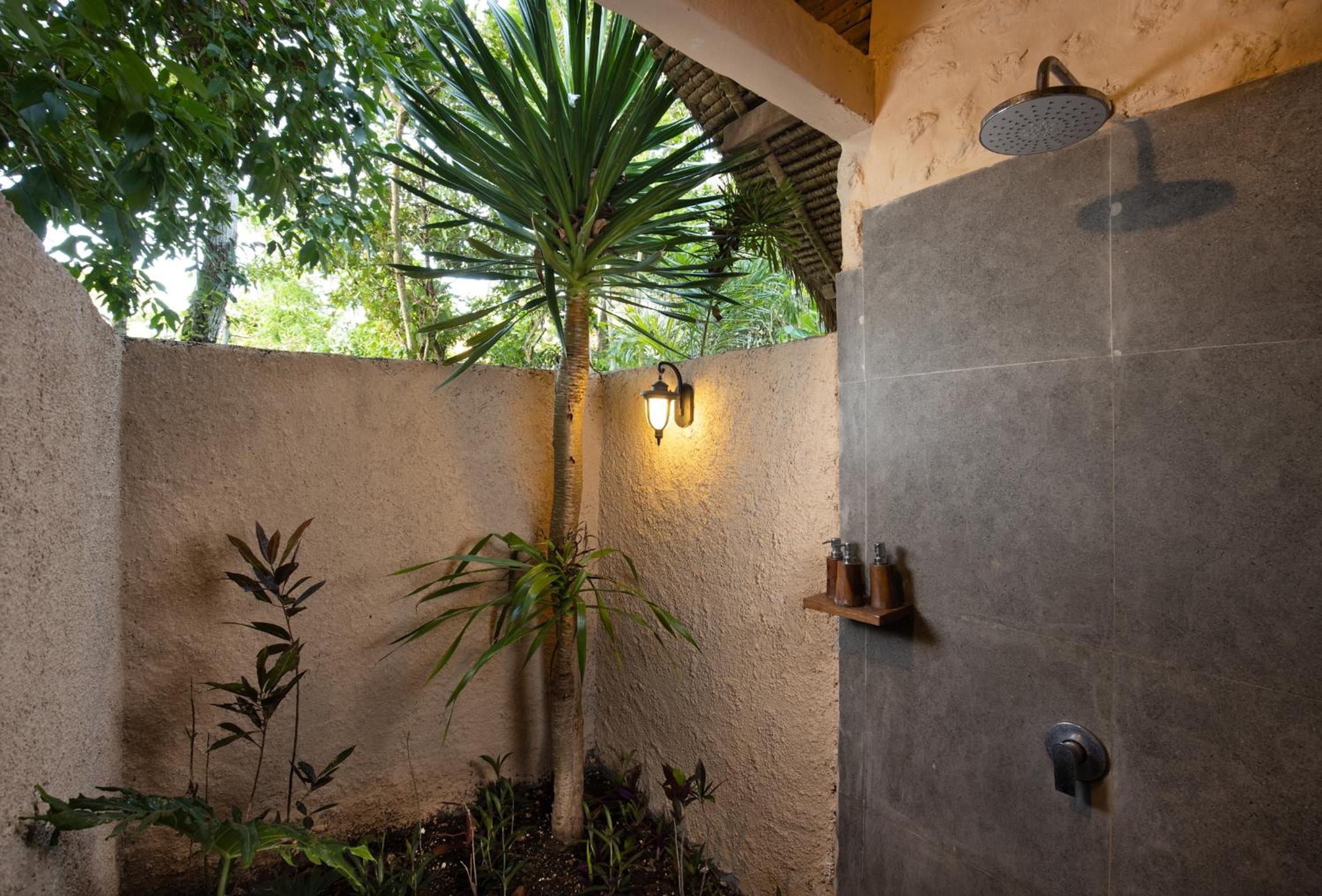 One-Bedroom Cottage - Photo 2