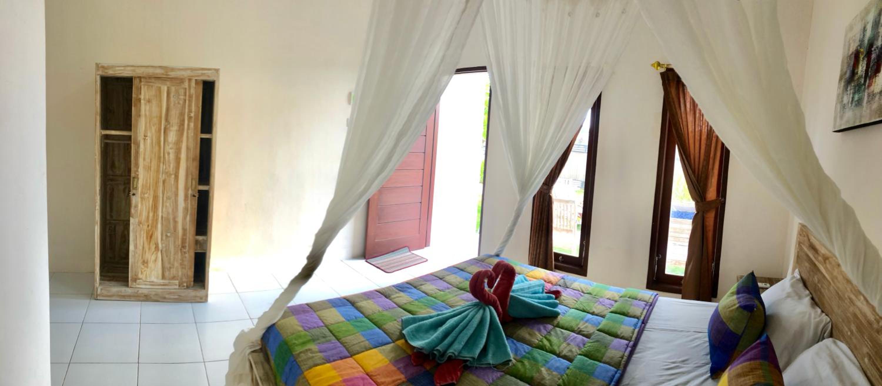 Double Room with Pool View - Photo 3