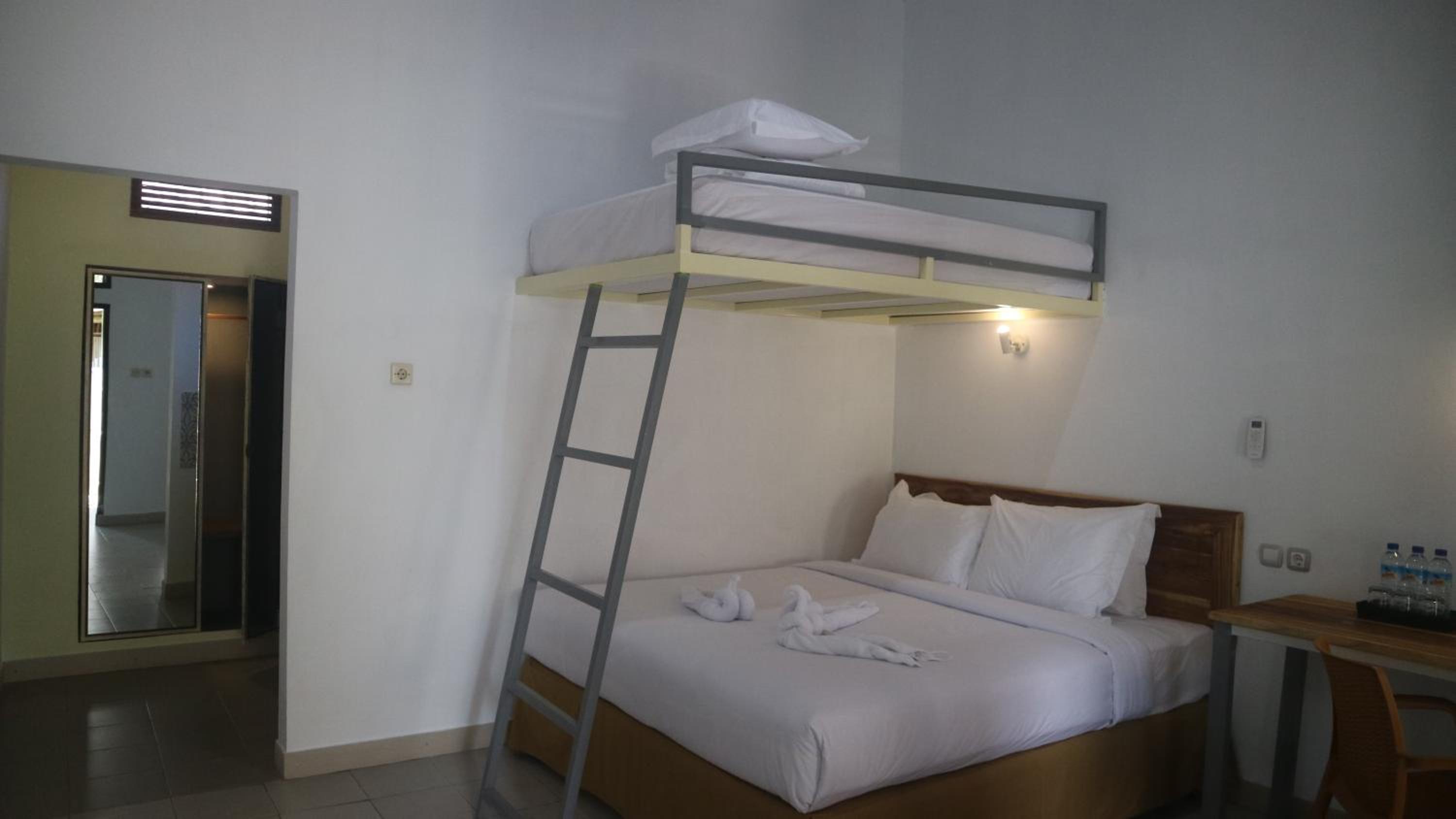 4-Bed Mixed Dormitory Room