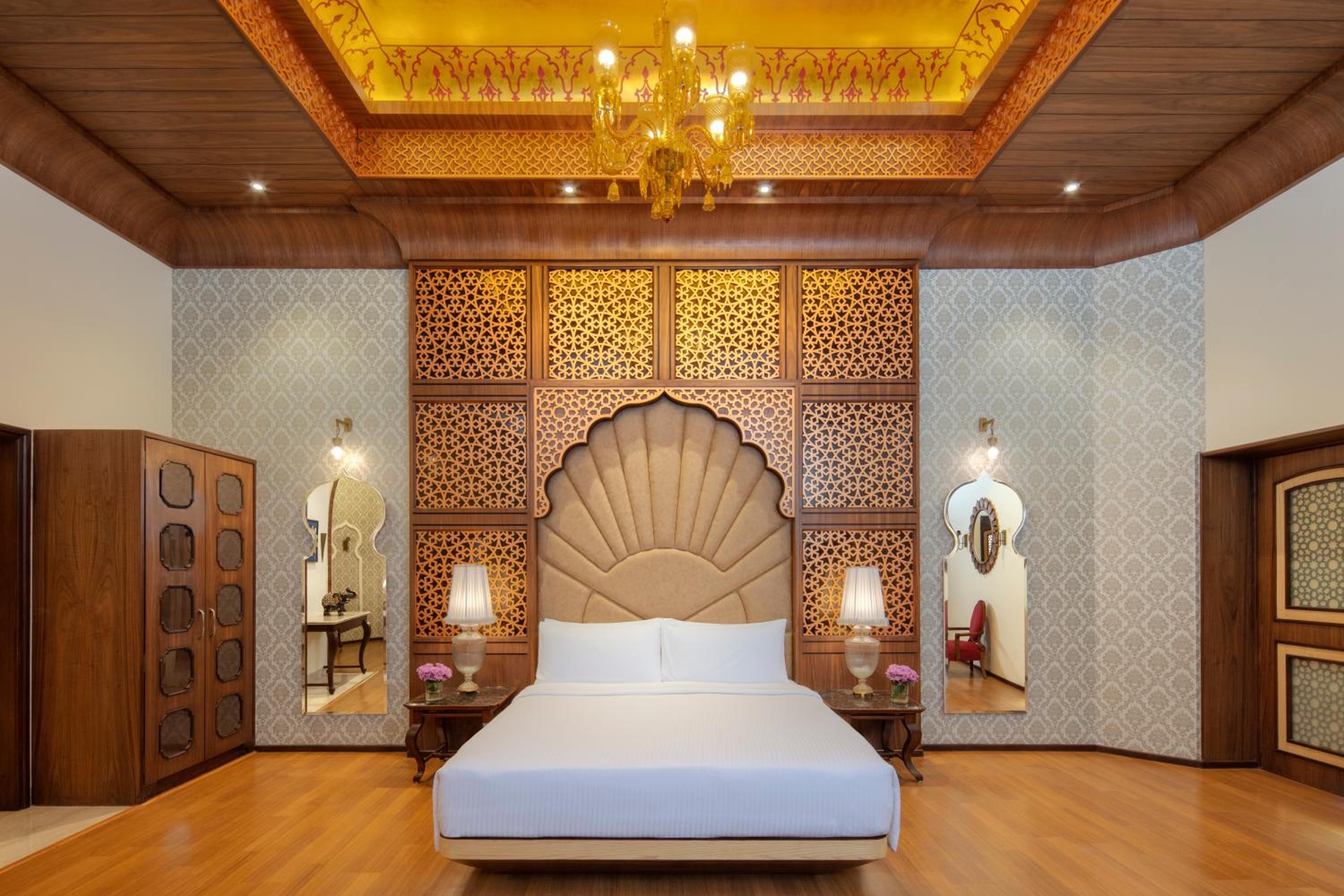 Presidential Suite: 10% off on Food & Soft Beverages,Up to 20% off on SPA,02 Pints Beer, special kids welcome/in room amenities, Complimentary INR 500 Credit on F&Soft Beverage with min spend of 2000 INR(once per stay (per room)) photo 2
