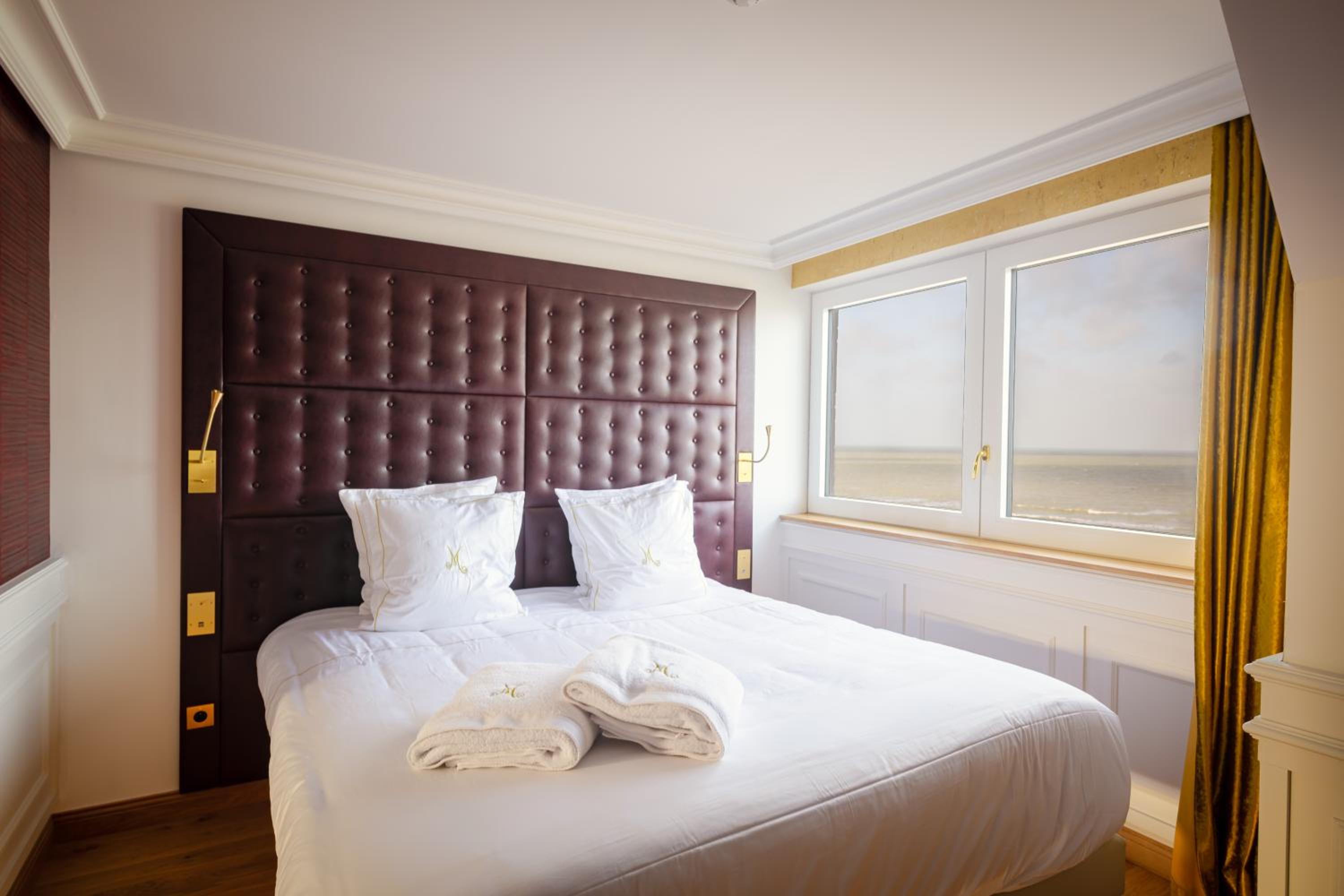 Deluxe Suite with Sea View