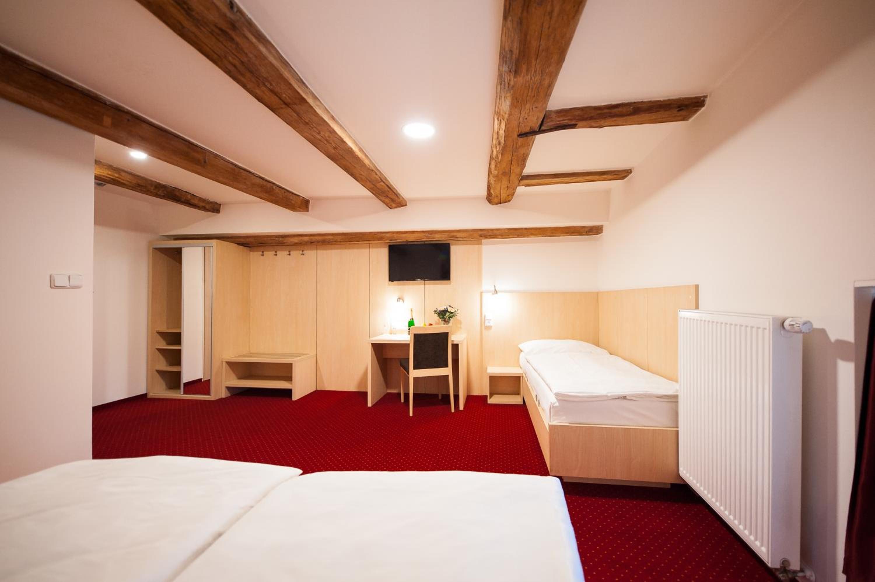 Economy Triple Room