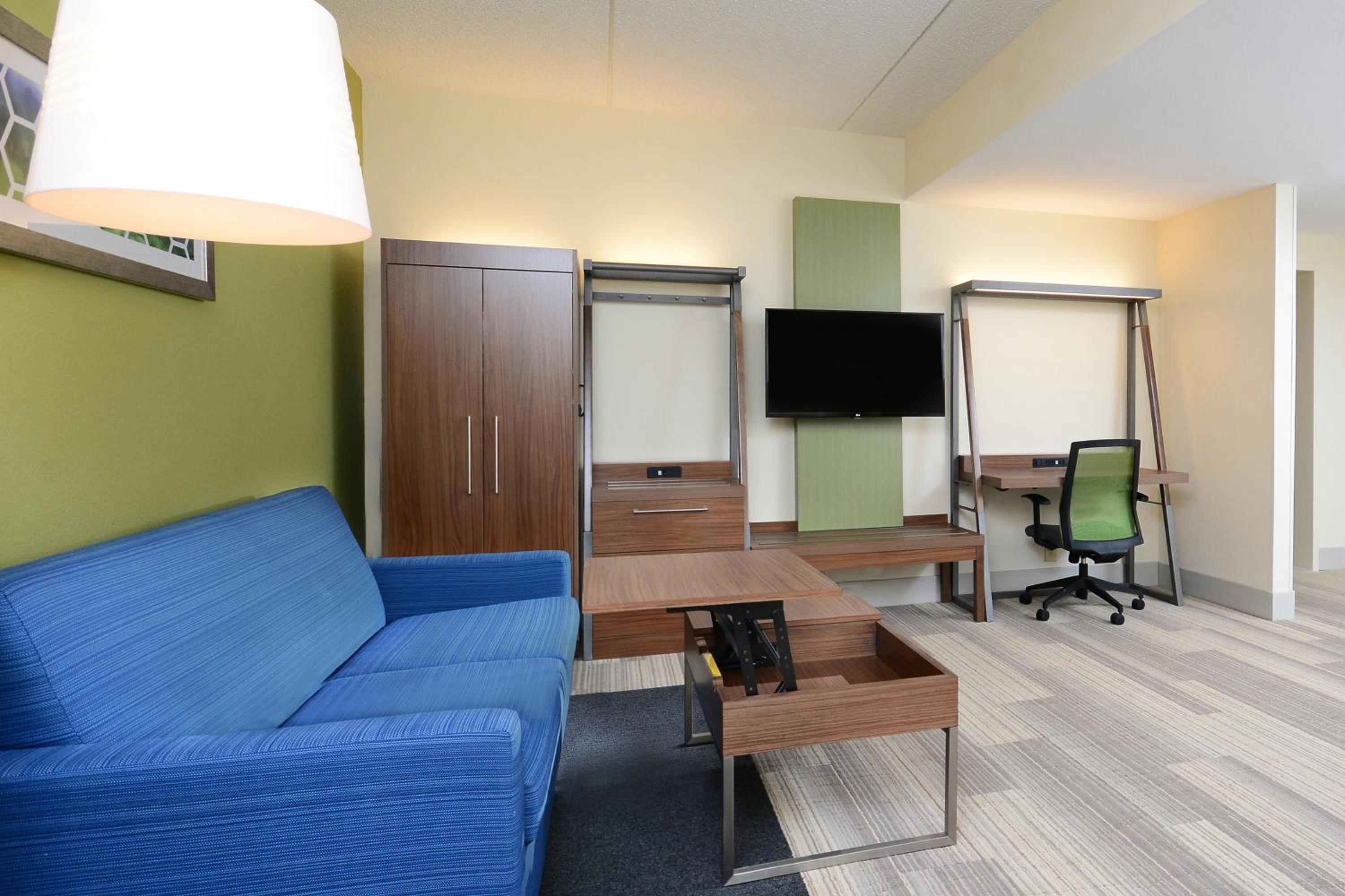 King Suite - Photo 2