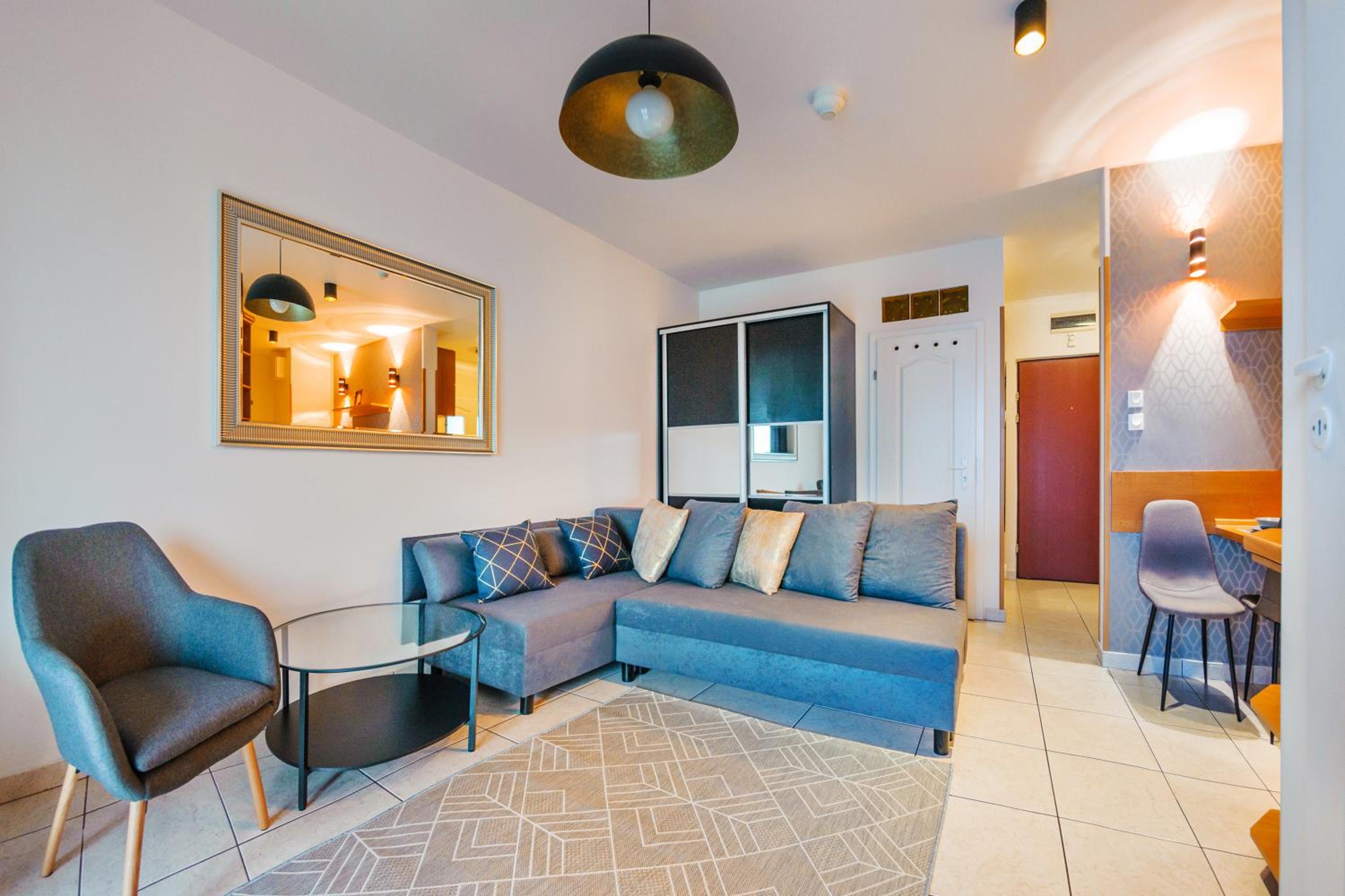 One-Bedroom Apartment - Photo 1