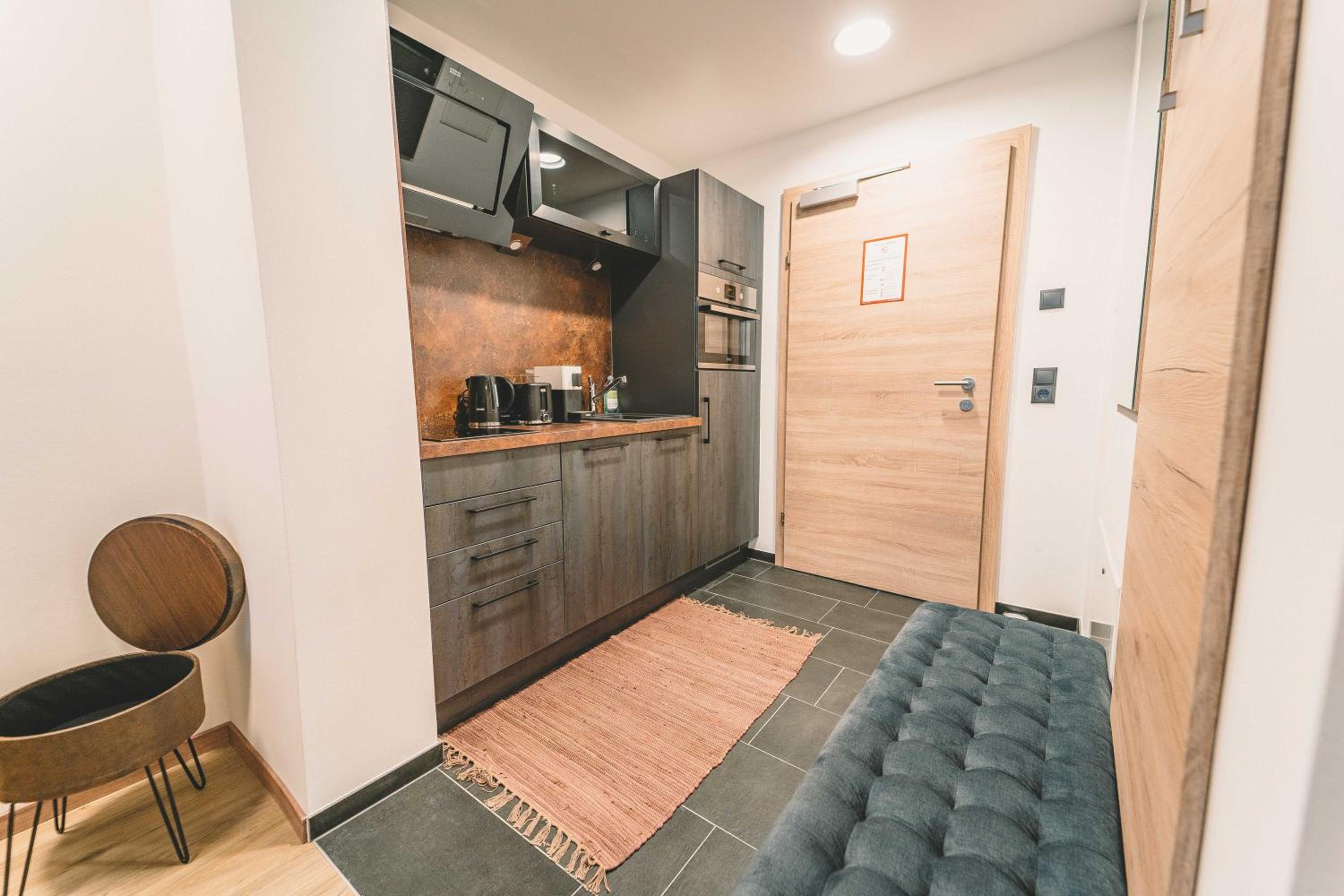 Studio Apartment with Balcony and Mountain View photo 3