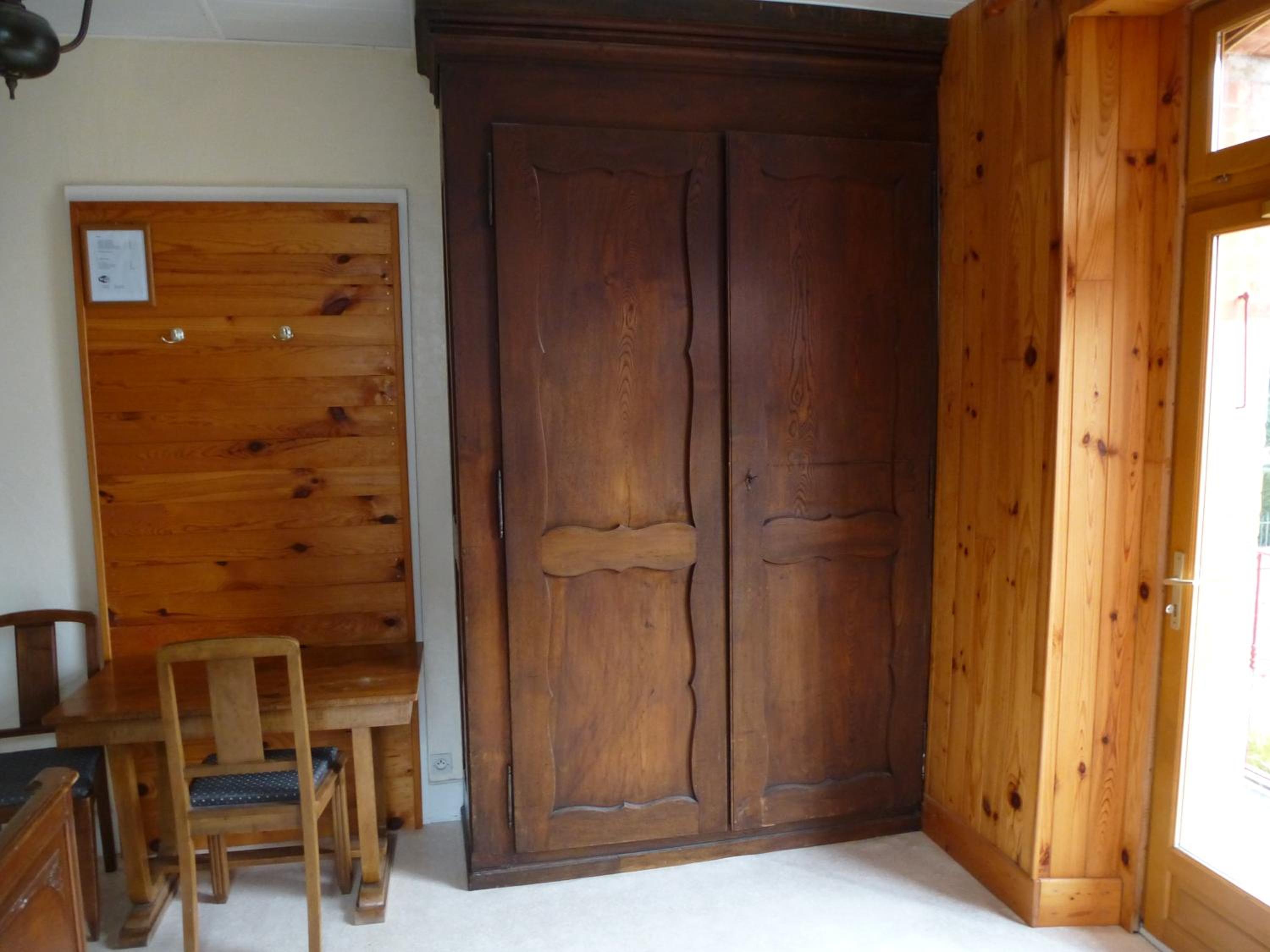Double Room with Shared Bathroom photo 3