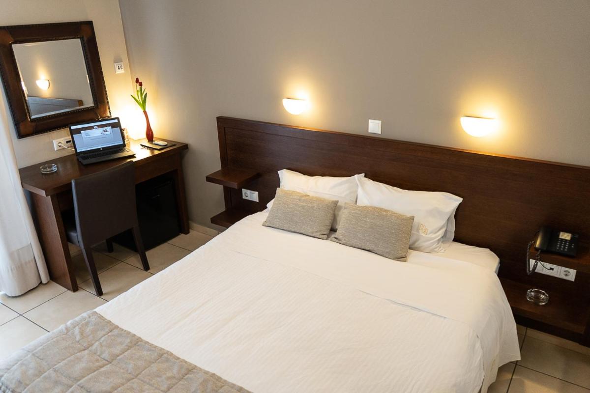 Standard Double or Twin Room photo 1