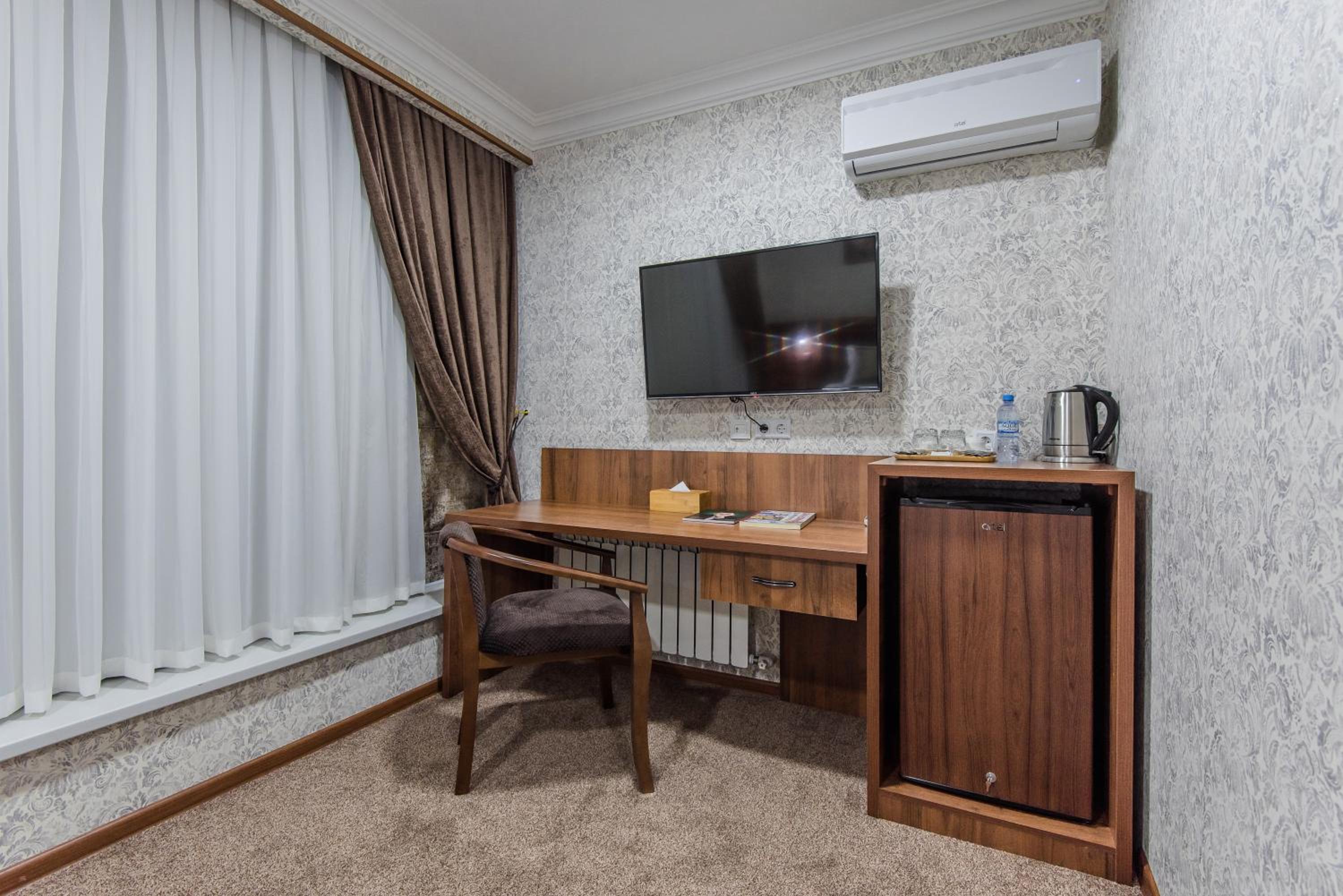 Single Room with Bathroom photo 3