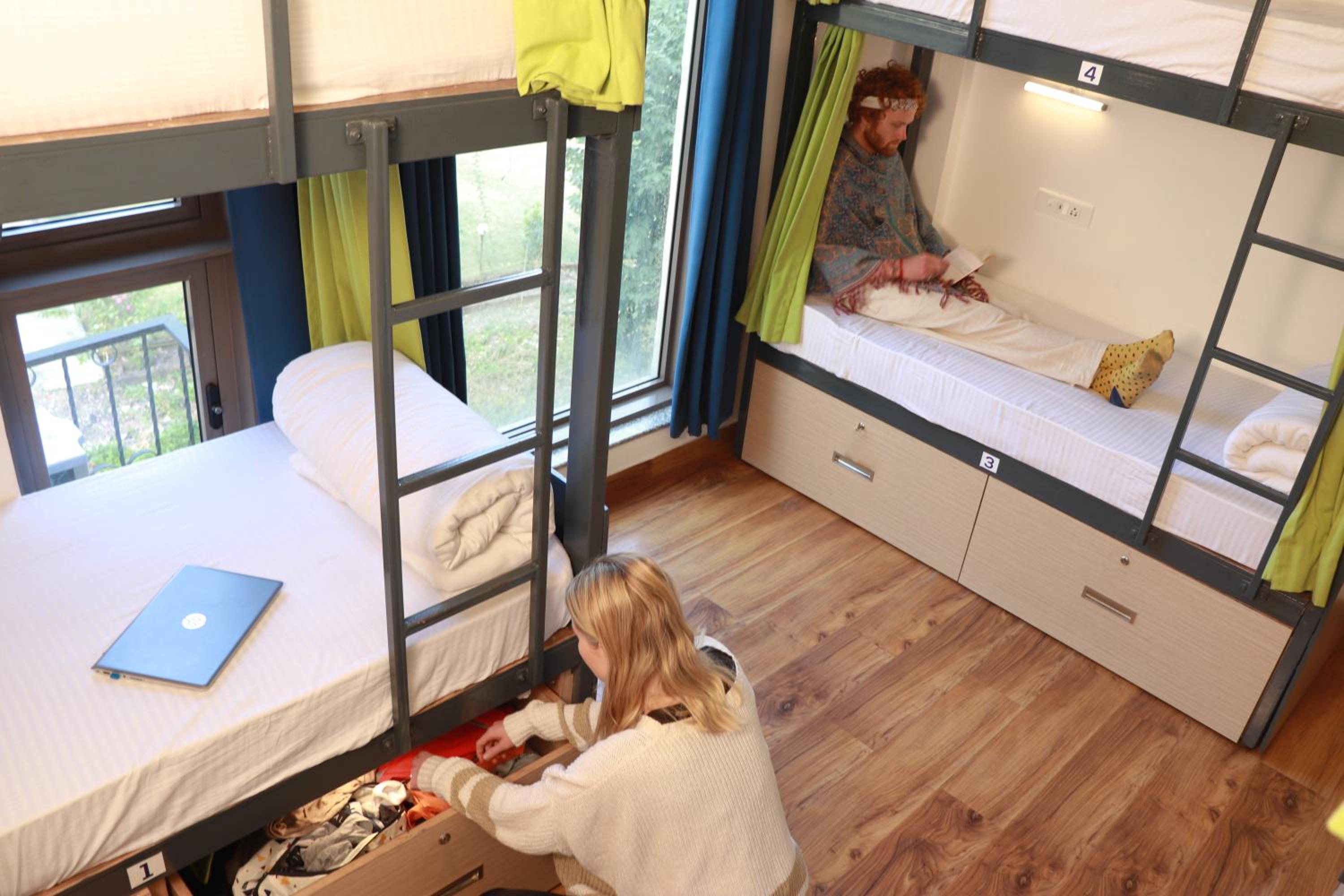 Bed in 6-Bed Mixed Dormitory Room photo 1