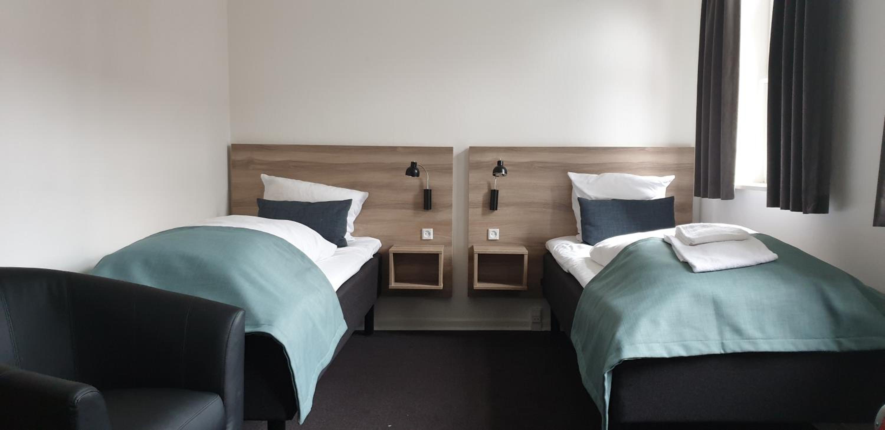 Standard Double Or Twin Room - Photo 10