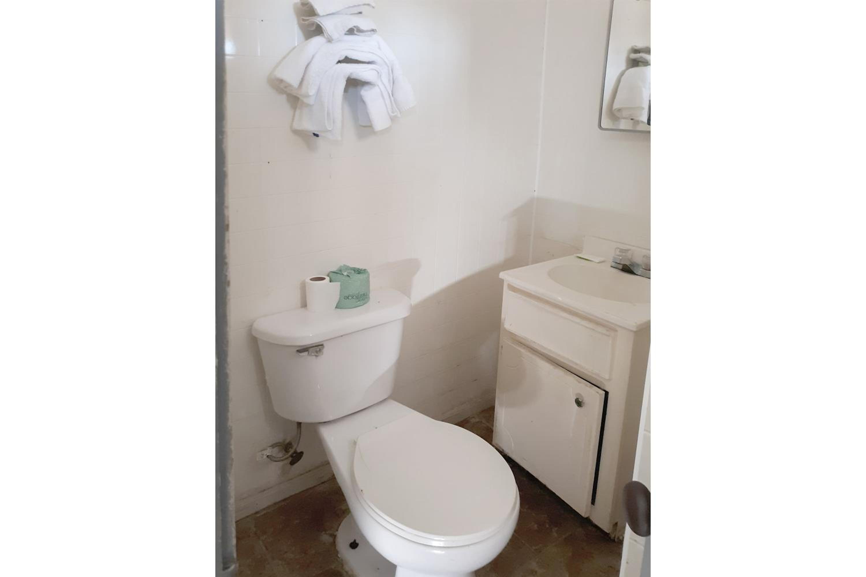 Double Room - Photo 8