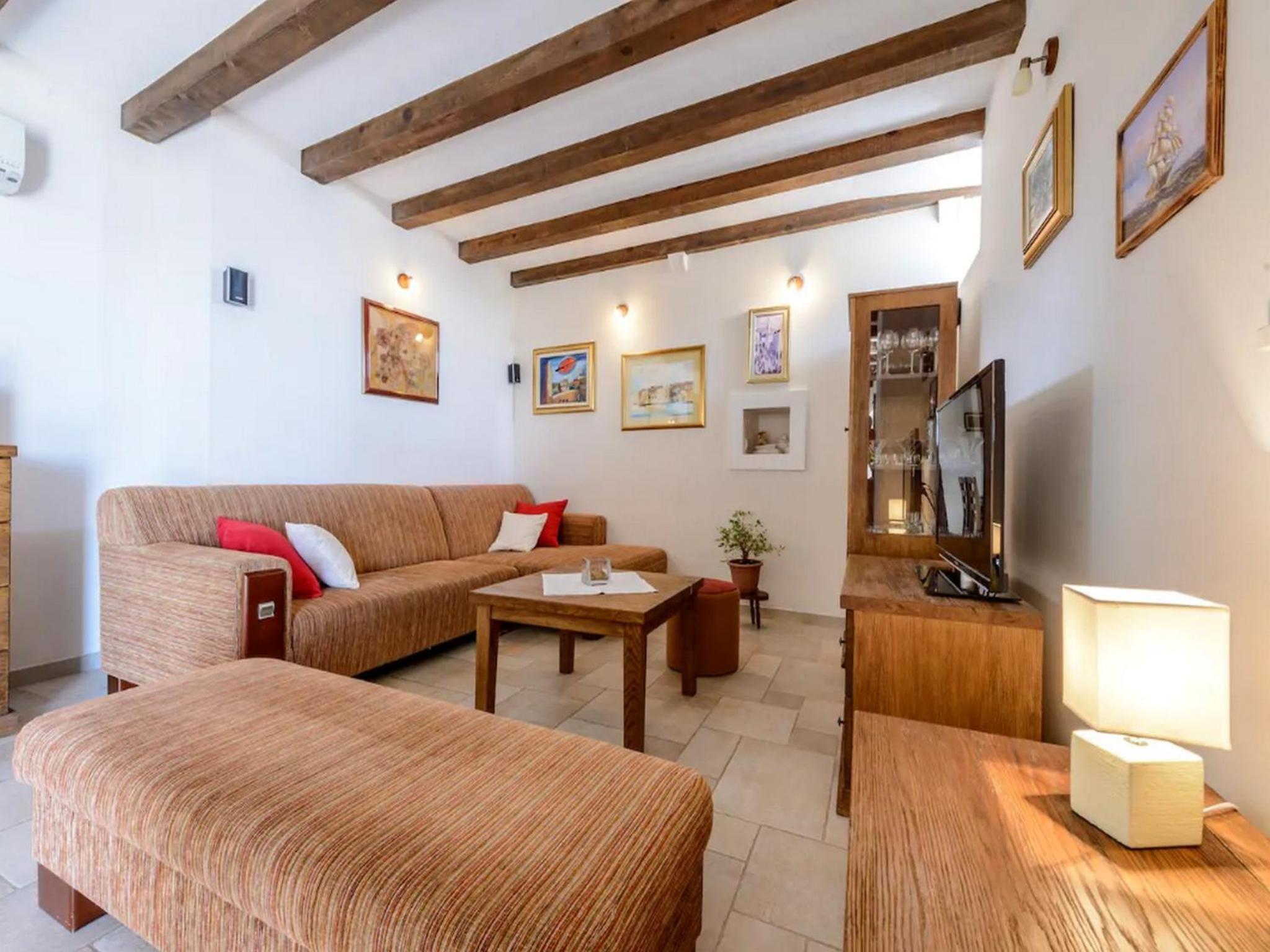 Three-Bedroom Holiday Home with Terrace and Sea View photo 1