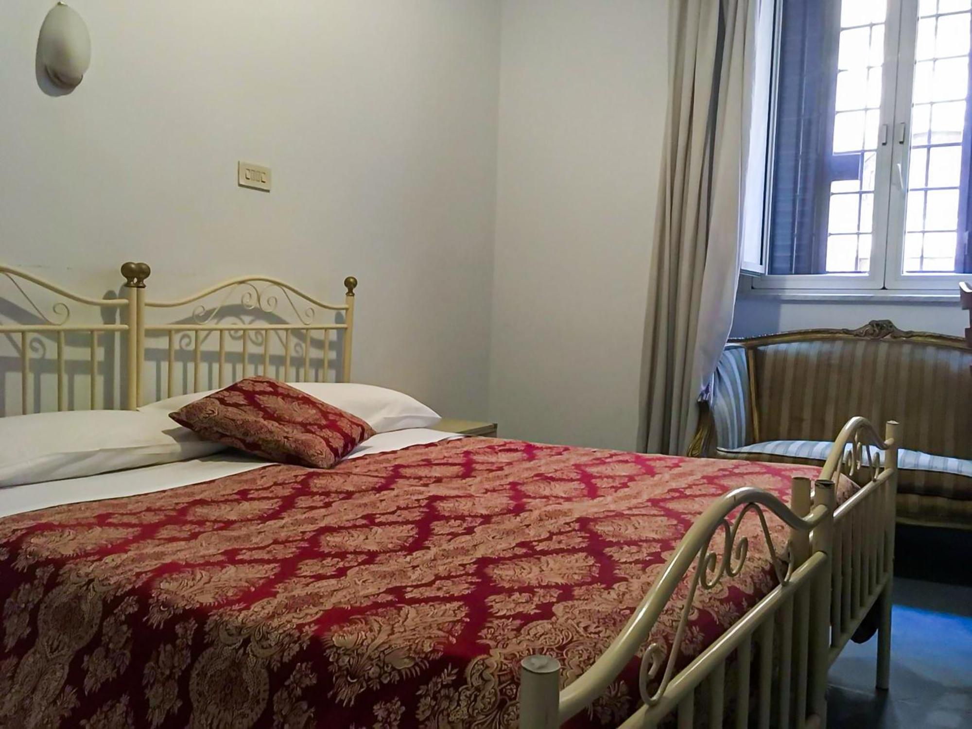 Double or Twin Room with Private Bathroom