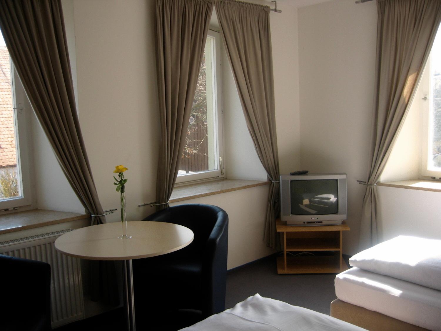 Double Room - Photo 5