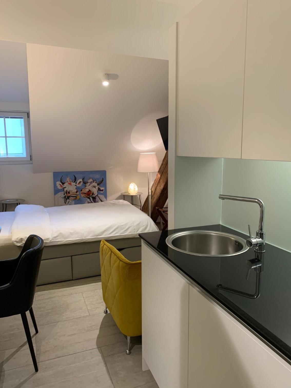 Small Single Room photo 3